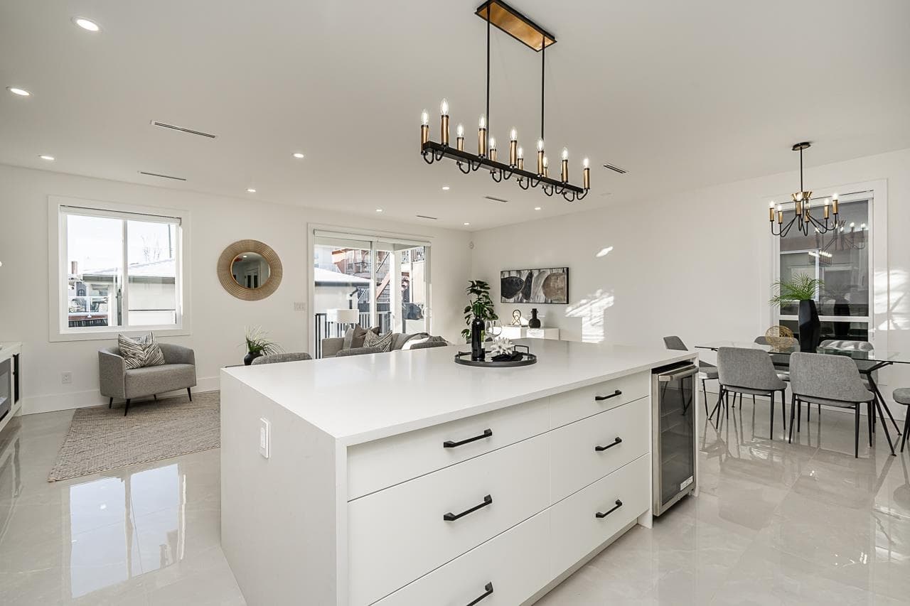 7707 Burgess Street, Burnaby, V3N 3J1 — photo 3