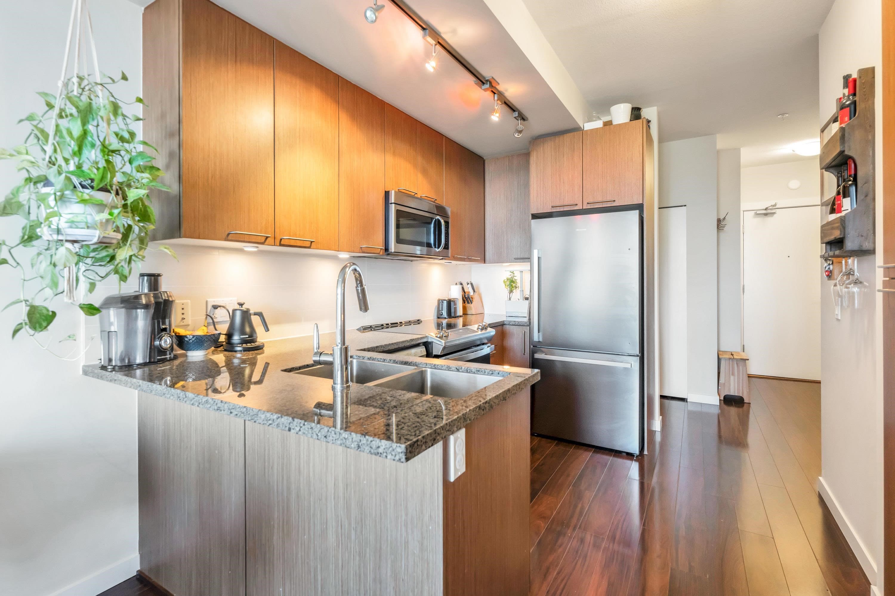 305 - 2008 E 54th Avenue, Vancouver