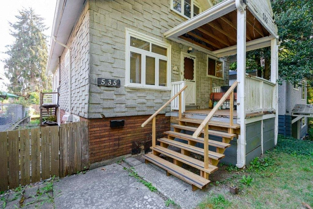 535 W 15th Street, North Vancouver, V7M 1S8 — photo 3