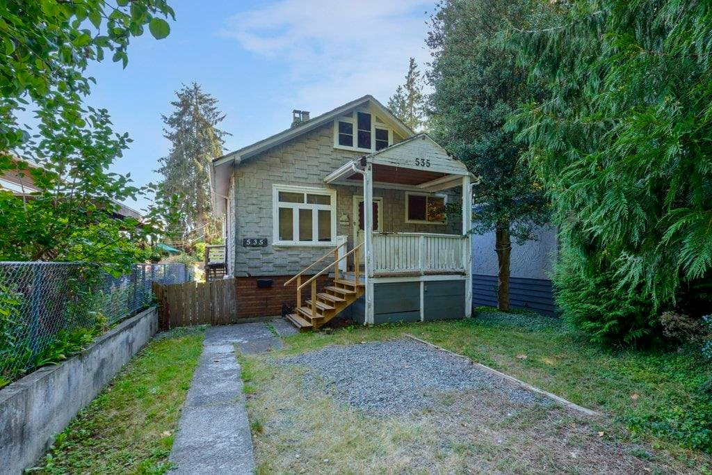 535 W 15th Street, North Vancouver