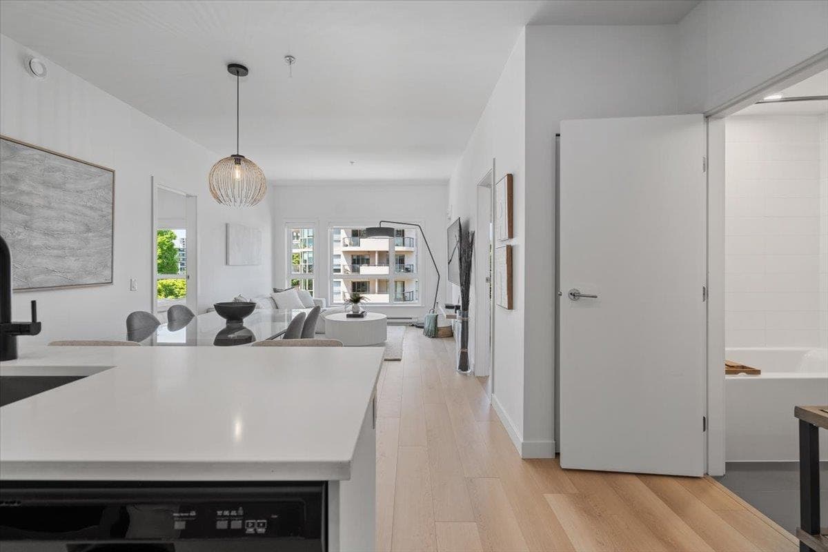 400 - 610 Brantford Street, New Westminster, V3M 1W7 — photo 2