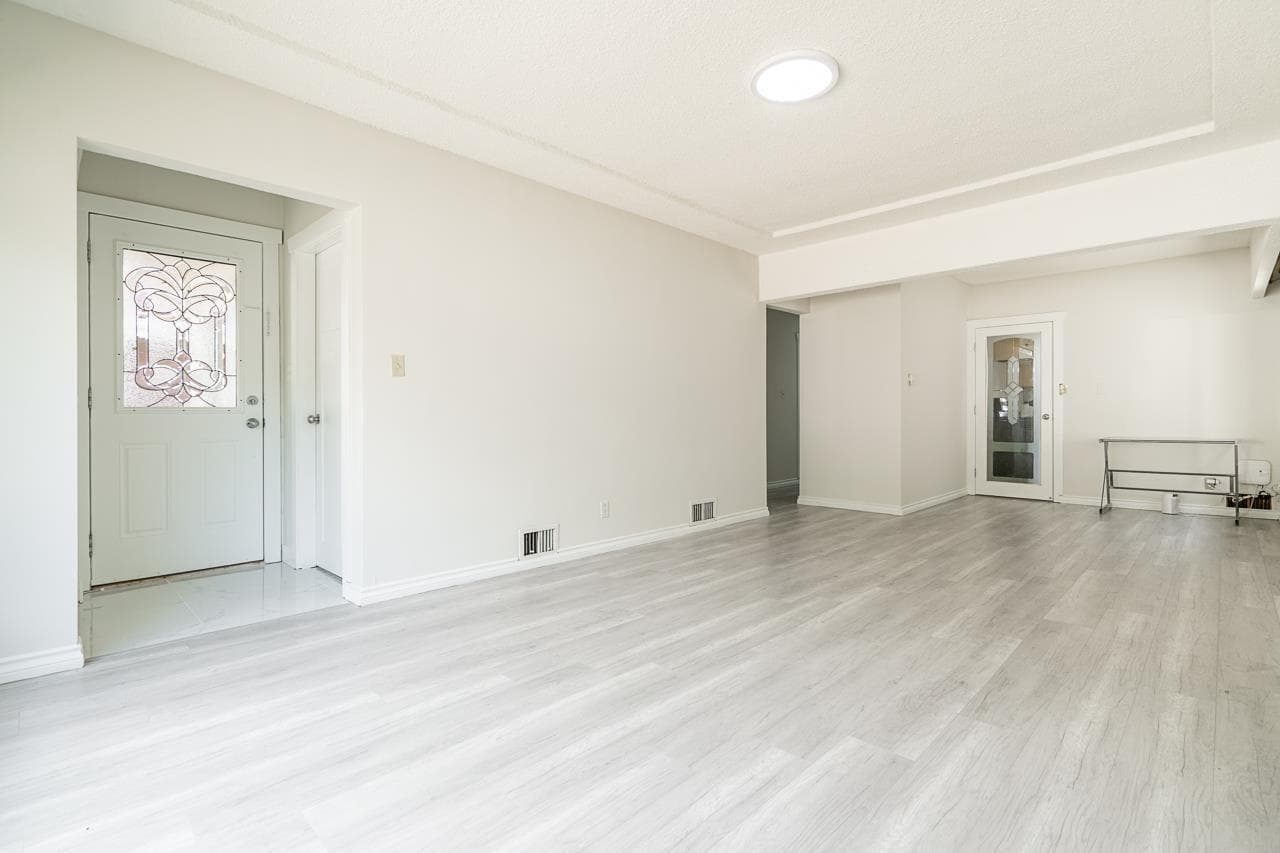 882 E 63rd Avenue, Vancouver, V5X 2K8 — photo 3
