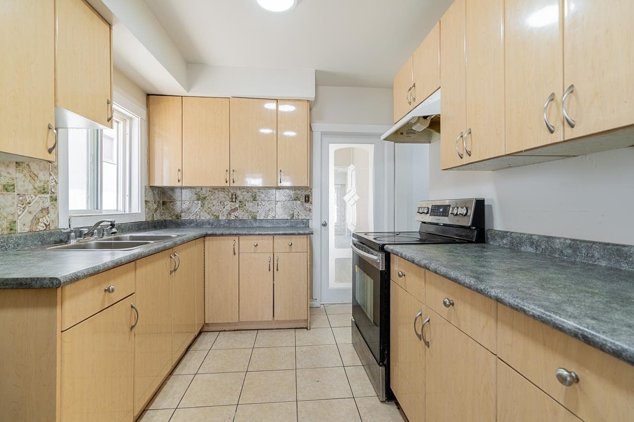 882 E 63rd Avenue, Vancouver, V5X 2K8 — photo 5