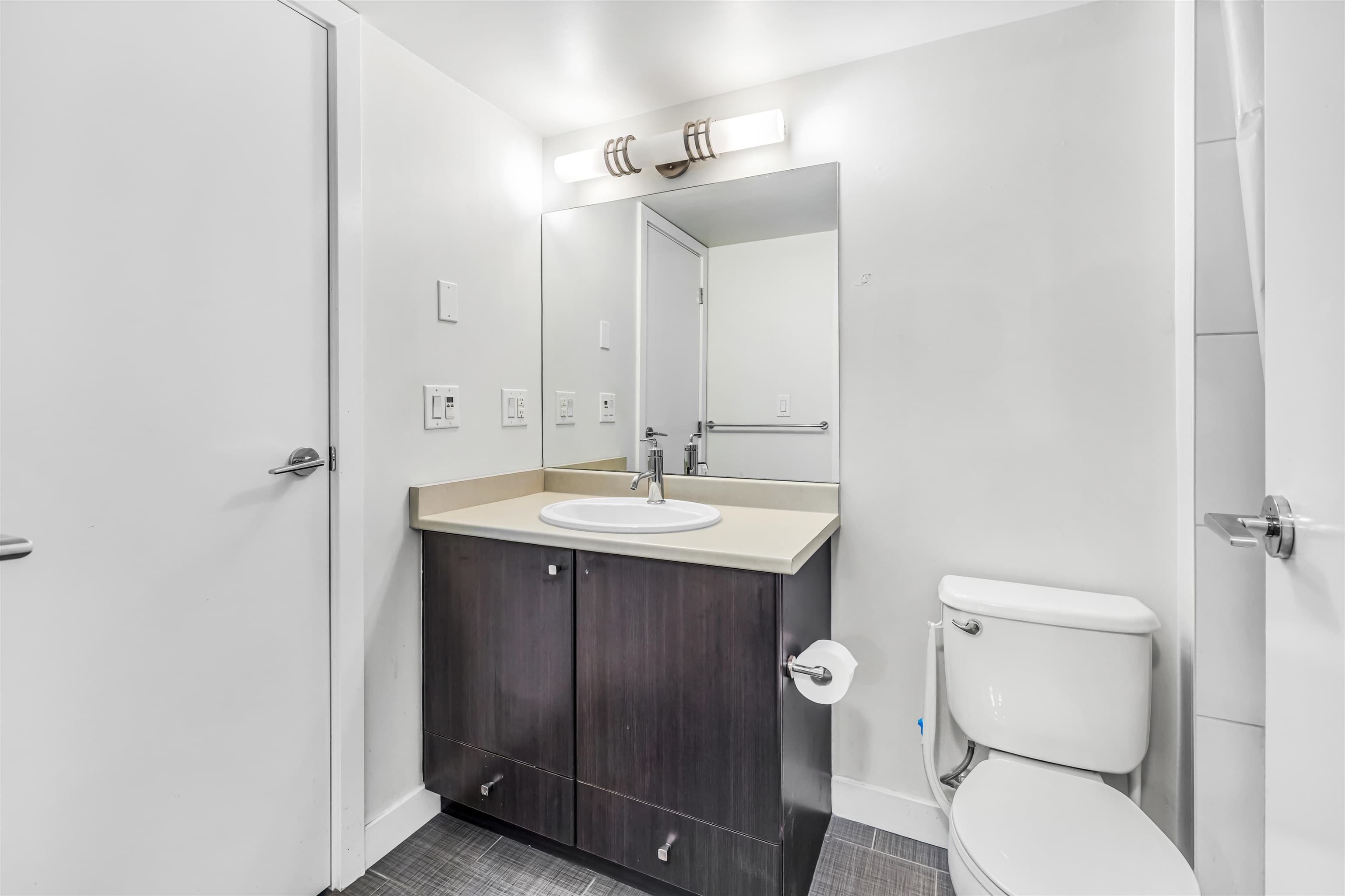 202 - 13740 75a Avenue, Surrey, V3W 0E8 — photo 4