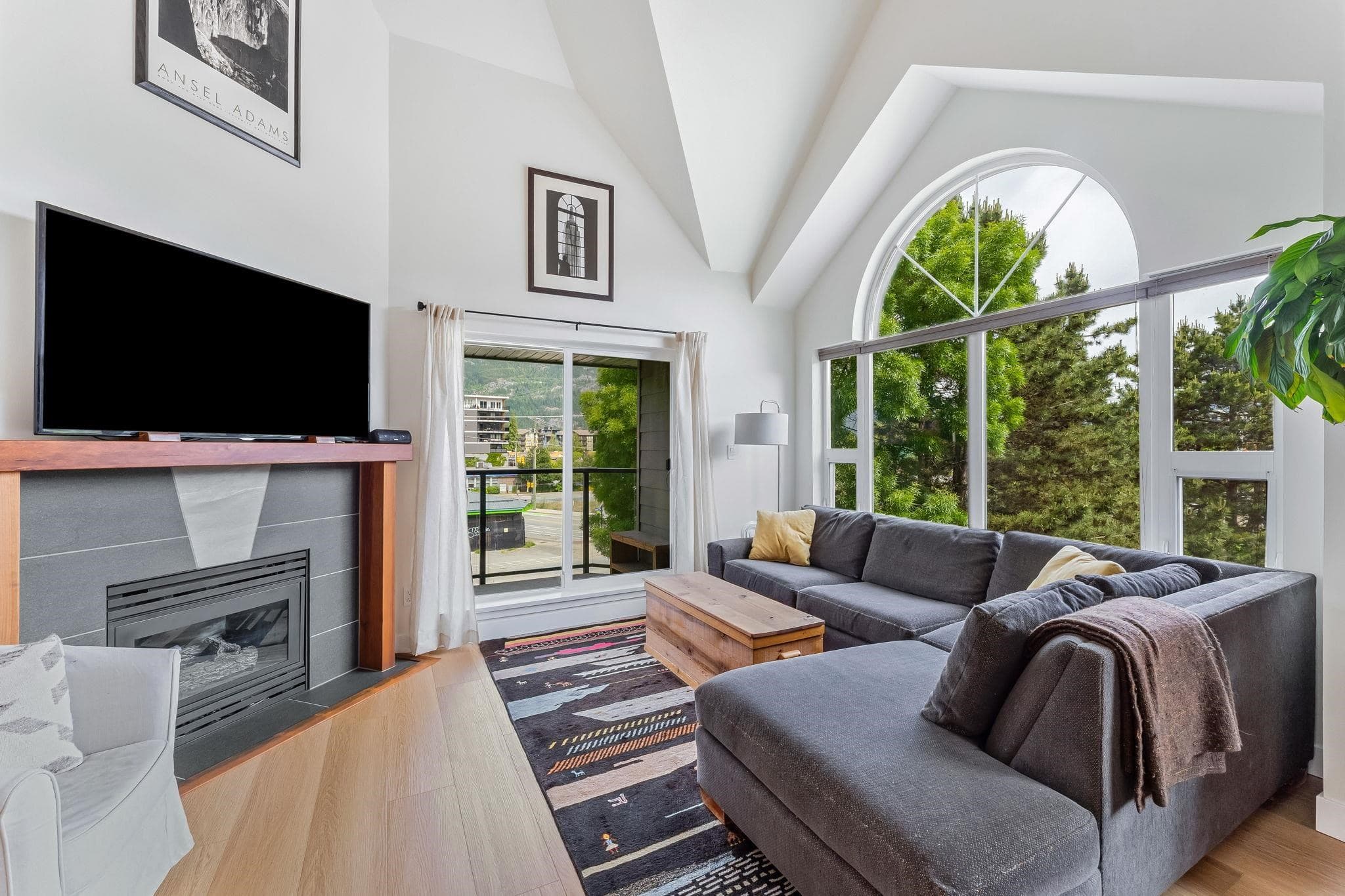 312 - 1466 Pemberton Avenue, Squamish, V8B 0K1 — photo 4