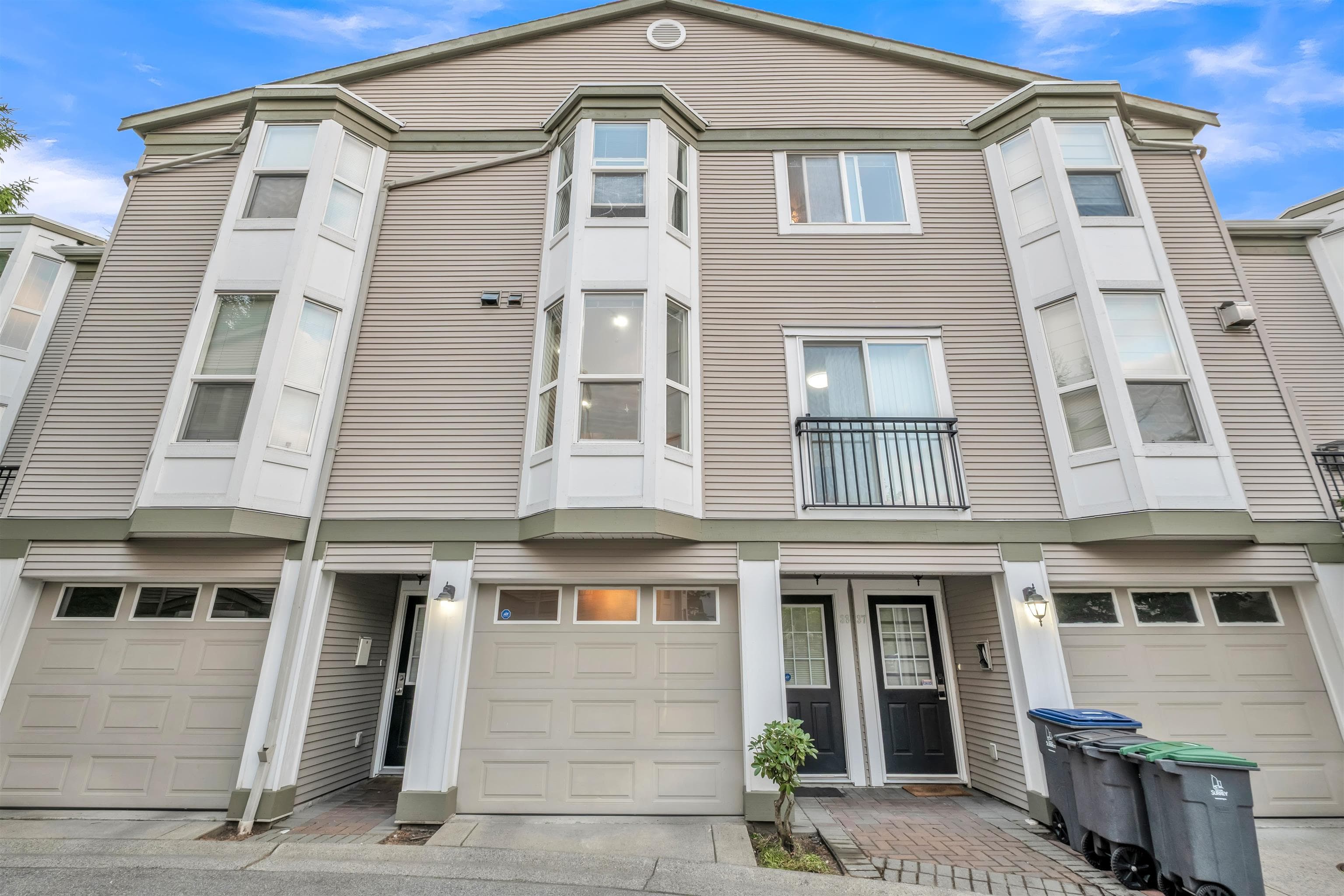 38 - 9559 130a Street, Surrey, V3V 5N9 — photo 3