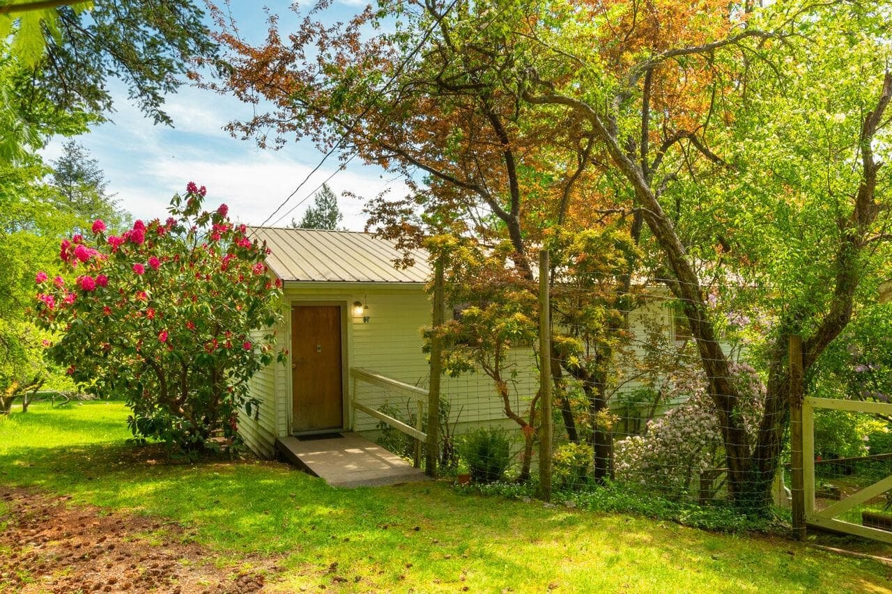 508 Collins Road, Bowen Island, V0N 1G1 — photo 2