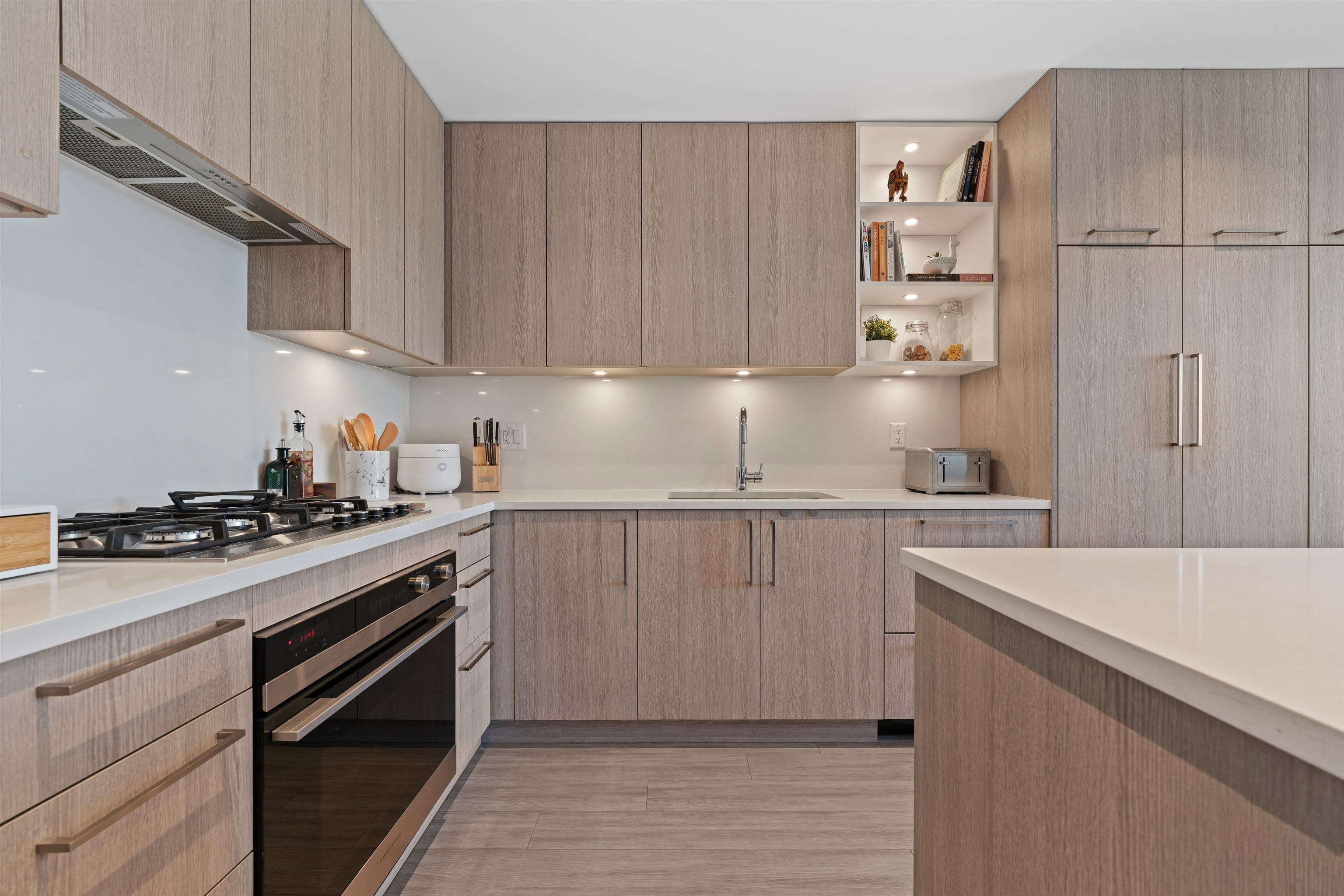 305 - 747 E 3rd Street, North Vancouver, V7L 1G8 — photo 4