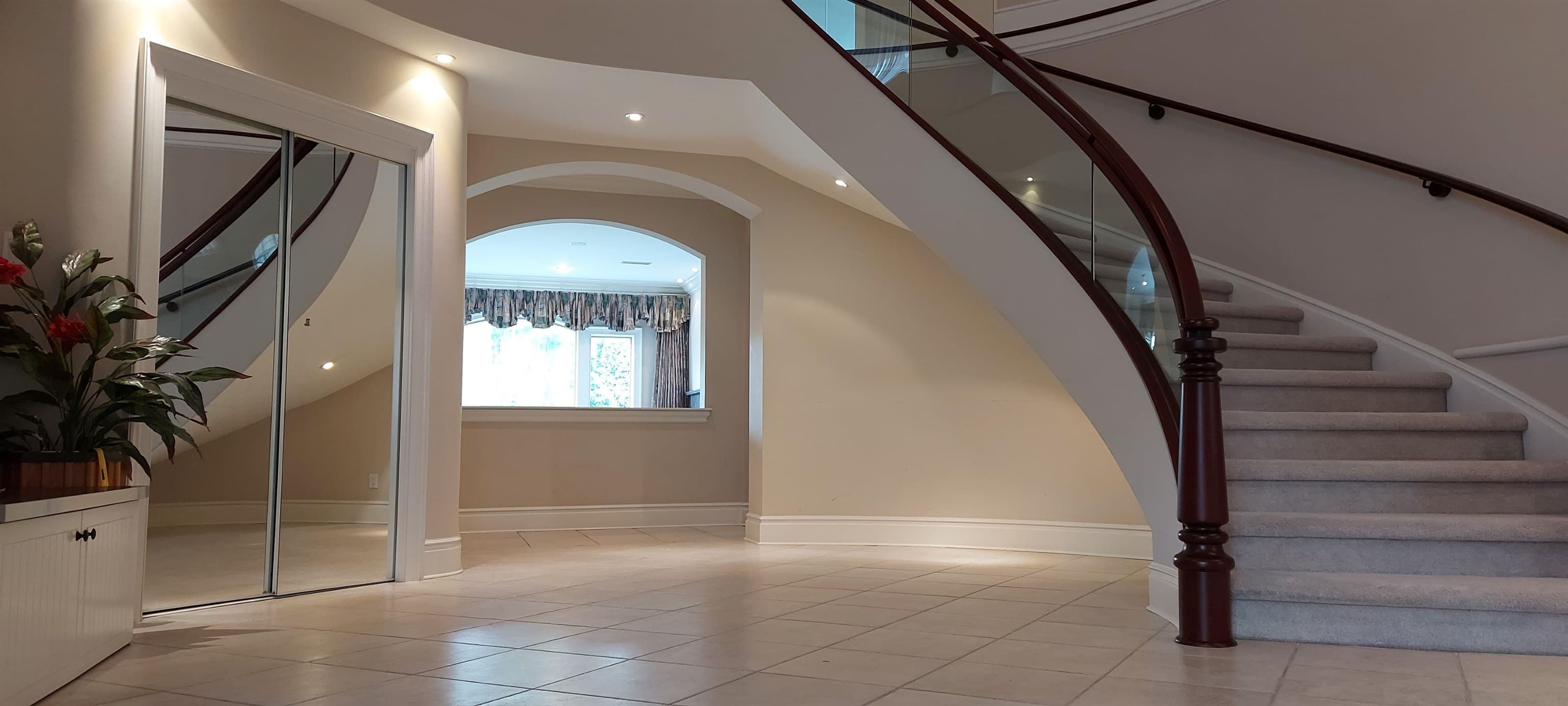 8038 Cloverlake Court, Burnaby, V5A 3R8 — photo 3