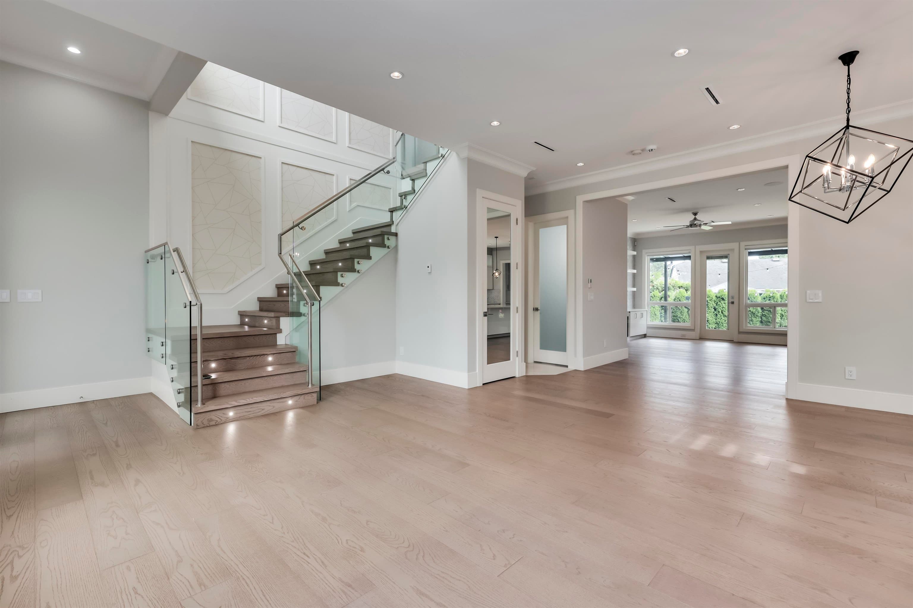 15632 Bowler Place, Surrey, V4A 9G7 — photo 4