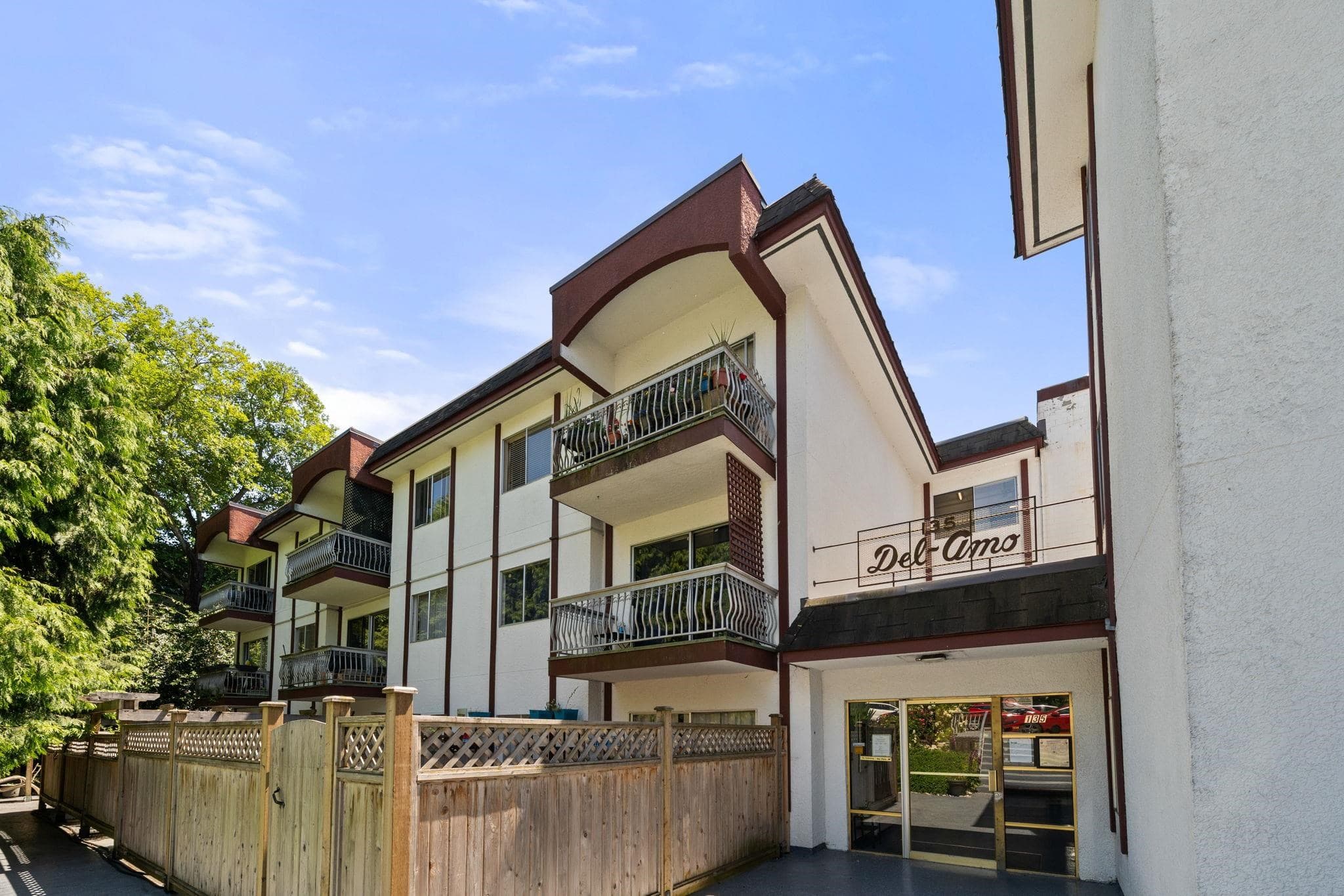 102 - 135 W 21st Street, North Vancouver, V7M 1Z2 — photo 2