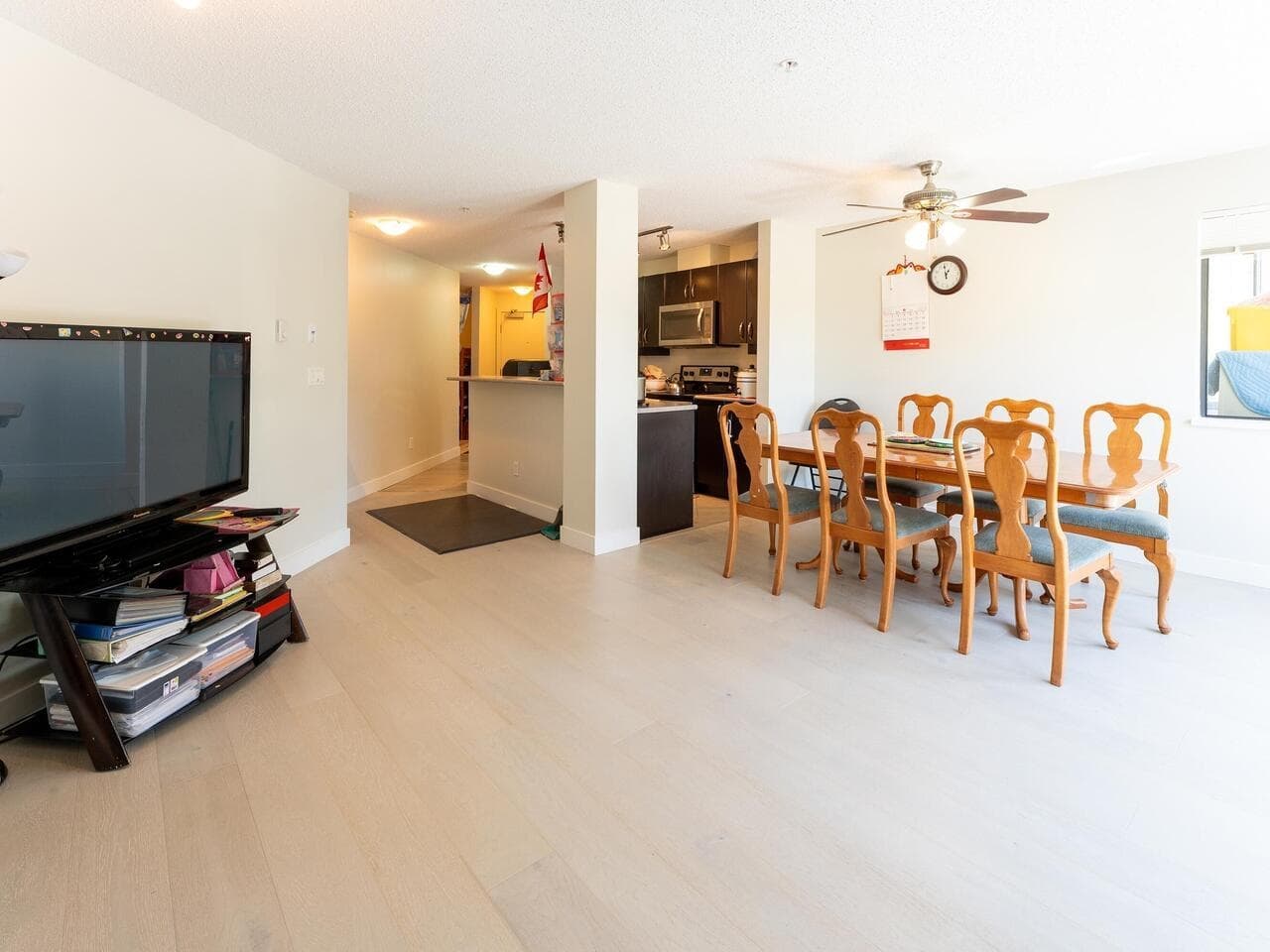 247 - 10838 City Parkway, Surrey, V3T 5X9 — photo 3