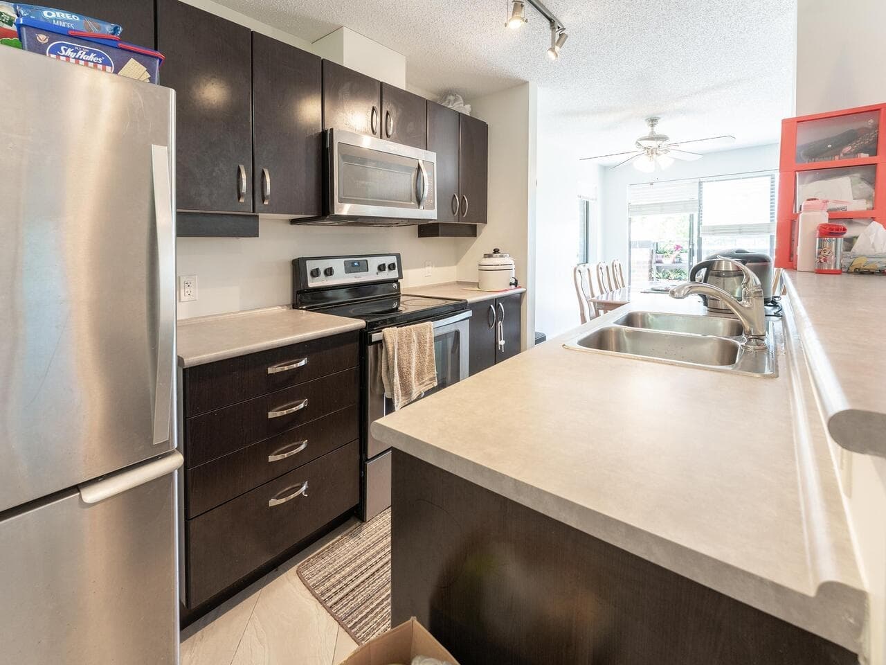247 - 10838 City Parkway, Surrey, V3T 5X9 — photo 5