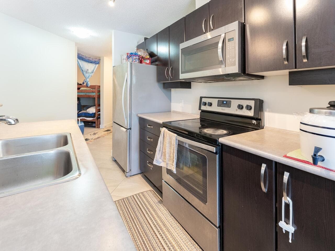 247 - 10838 City Parkway, Surrey, V3T 5X9 — photo 4
