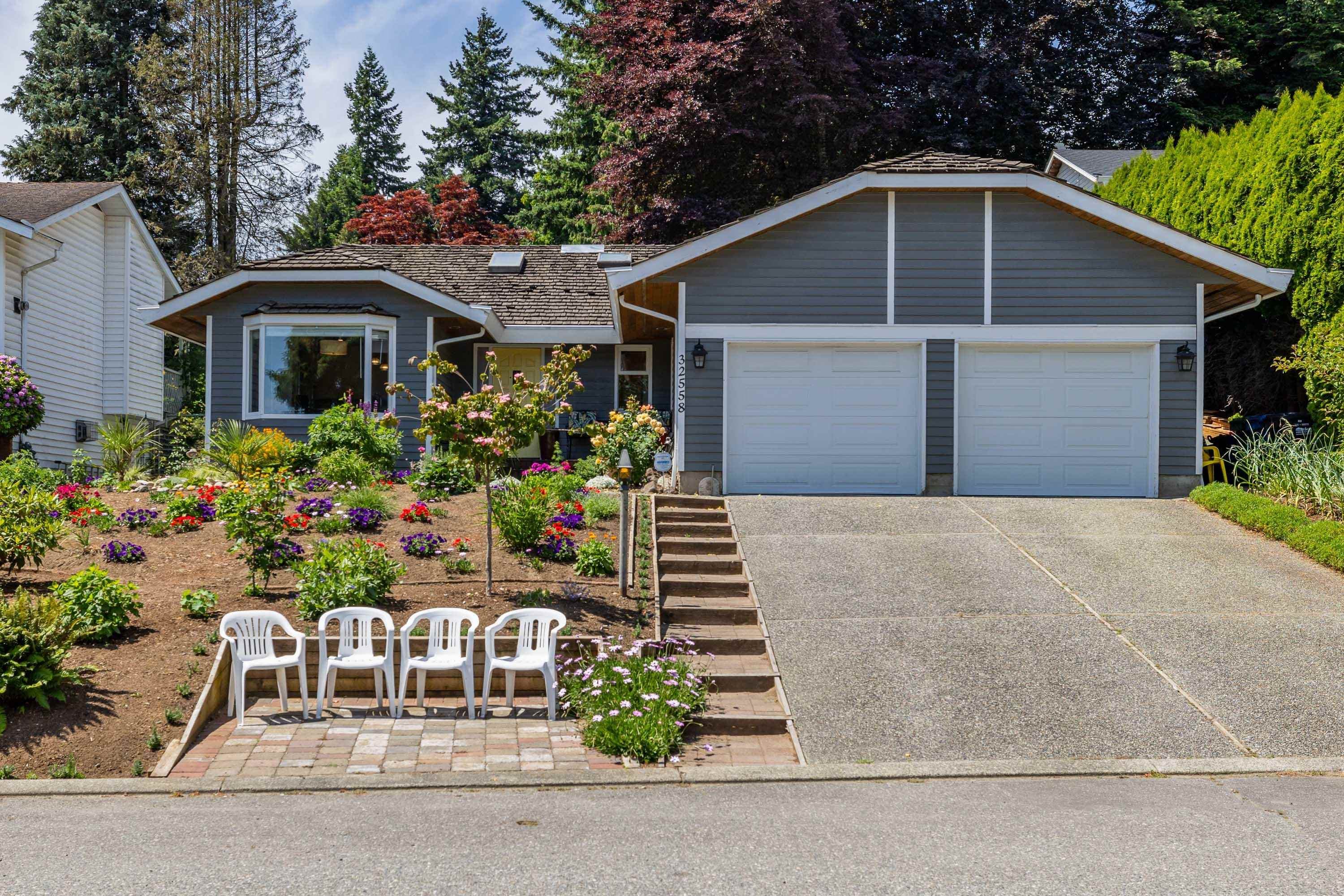 32558 Murray Avenue, Abbotsford, V2T 4T5 — photo 2