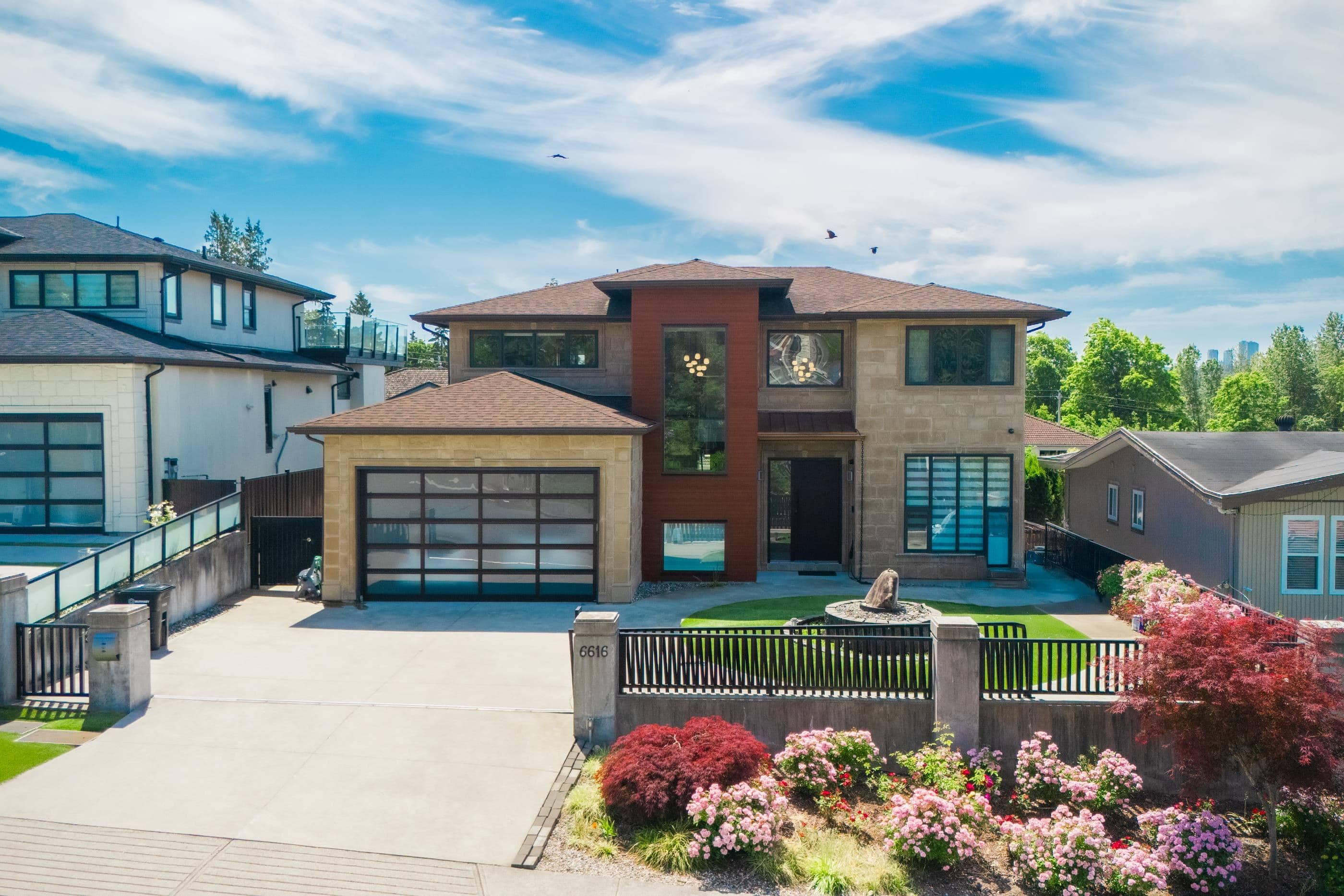 6616 Parkdale Drive, Burnaby, V5B 2X5 — photo 3