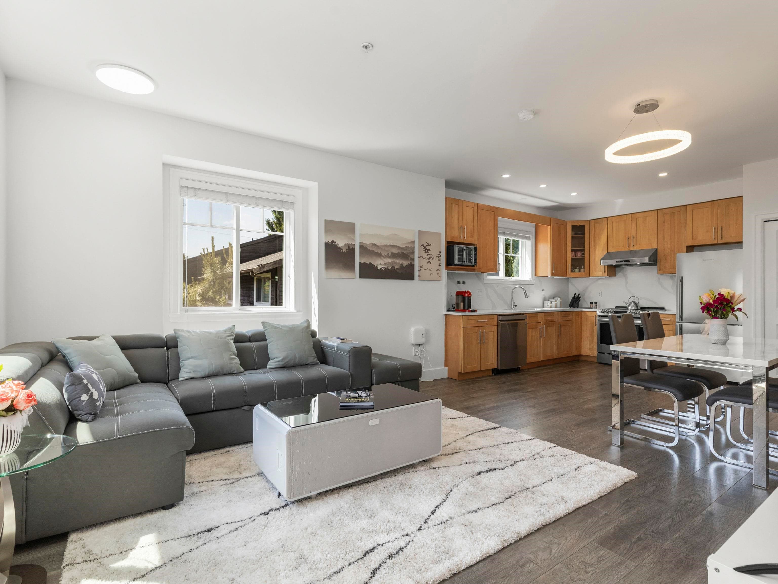 205 - 528 Sperling Avenue, Burnaby