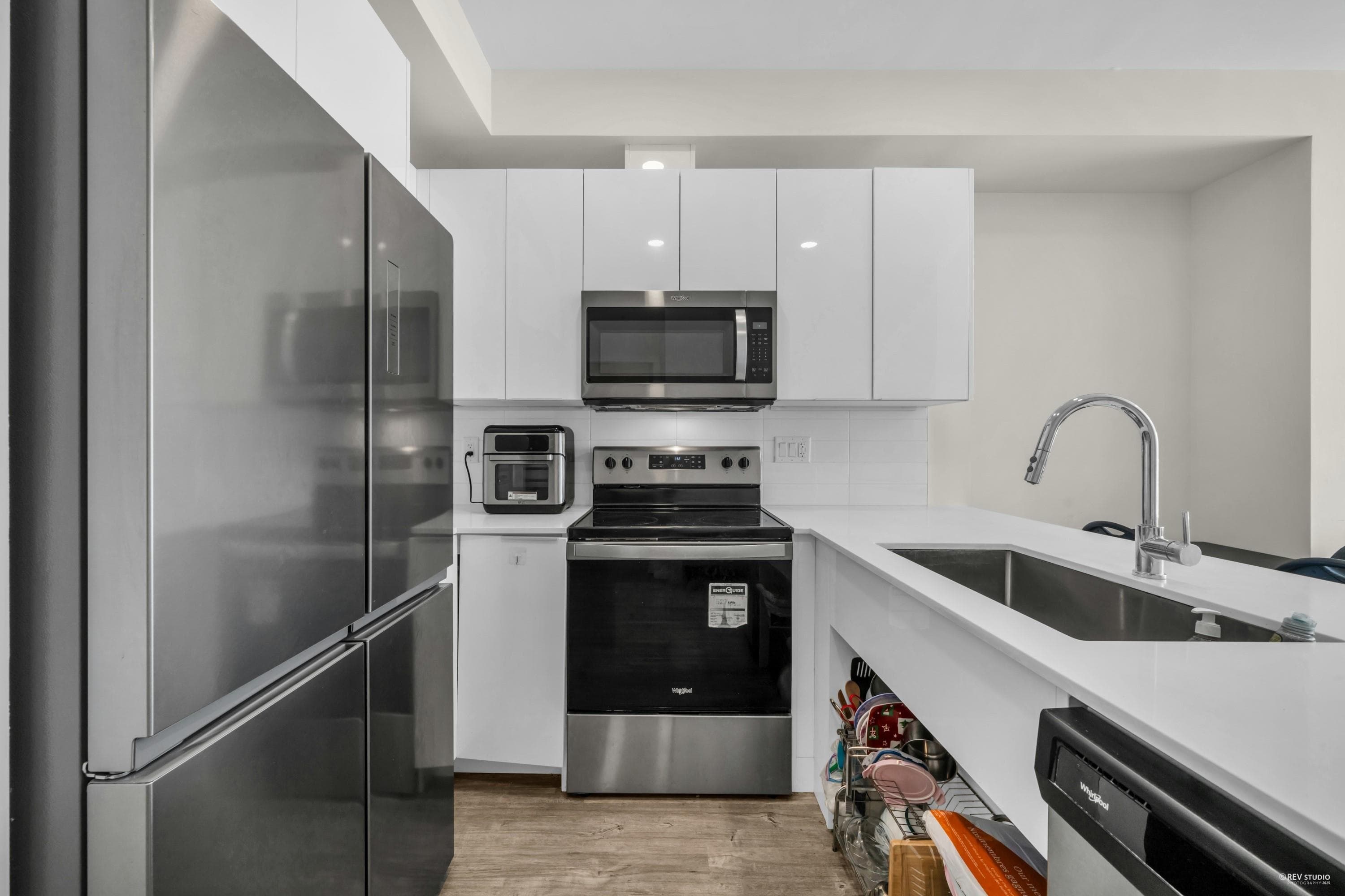 201 - 9450 Robson Street, Chilliwack, V2P 0L7 — photo 2