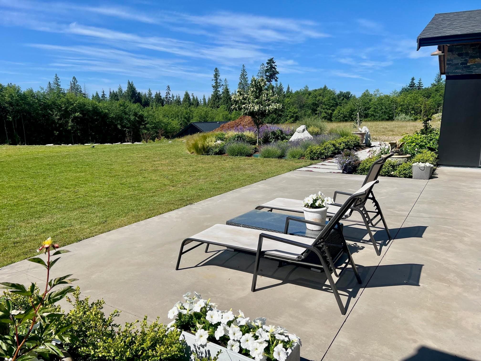 6724 Acorn Road, Sechelt, V7Z 0N3 — photo 2
