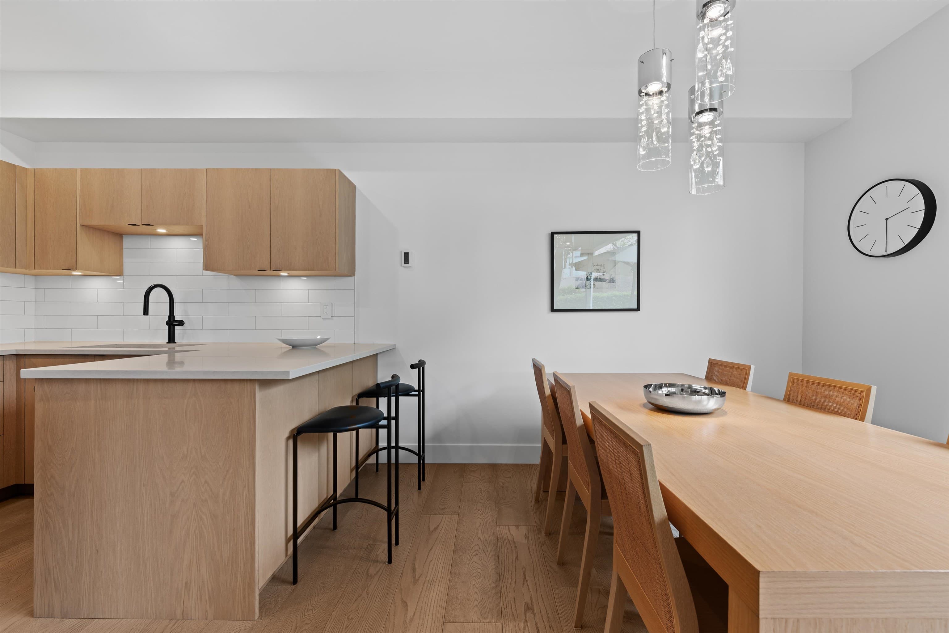 105 - 2242 Marine Drive, West Vancouver, V7V 1K4 — photo 3