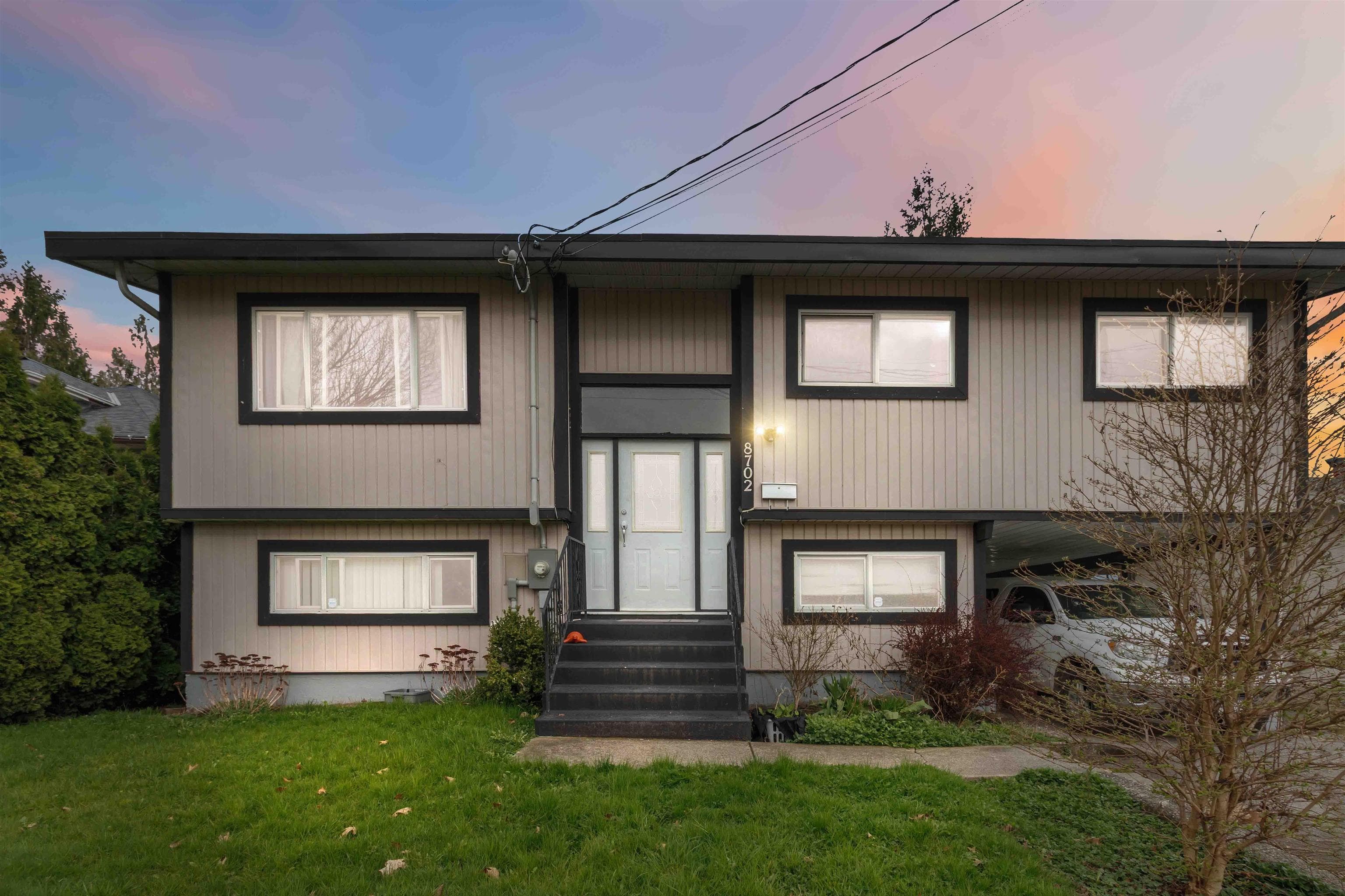 8702 Broadway Street, Chilliwack