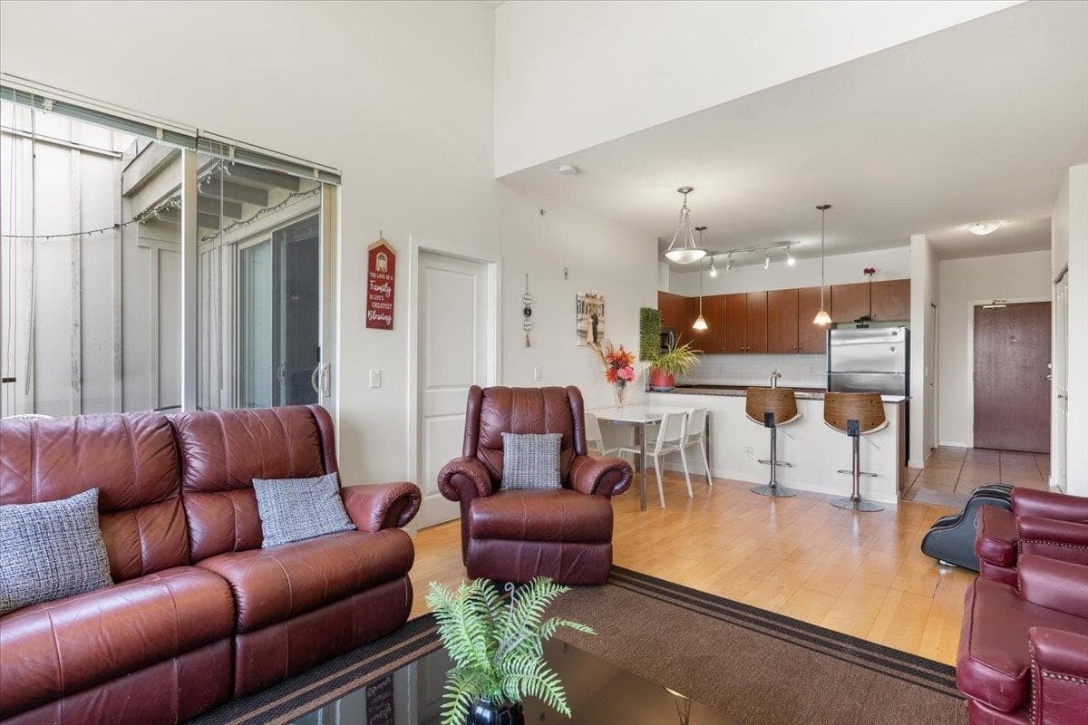 415 - 10180 153 Street, Surrey, V3R 0B5 — photo 3
