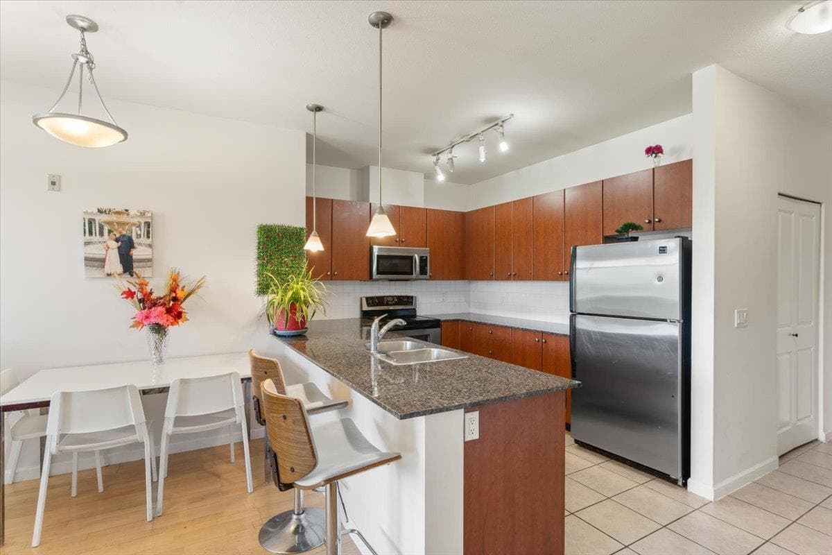 415 - 10180 153 Street, Surrey, V3R 0B5 — photo 5