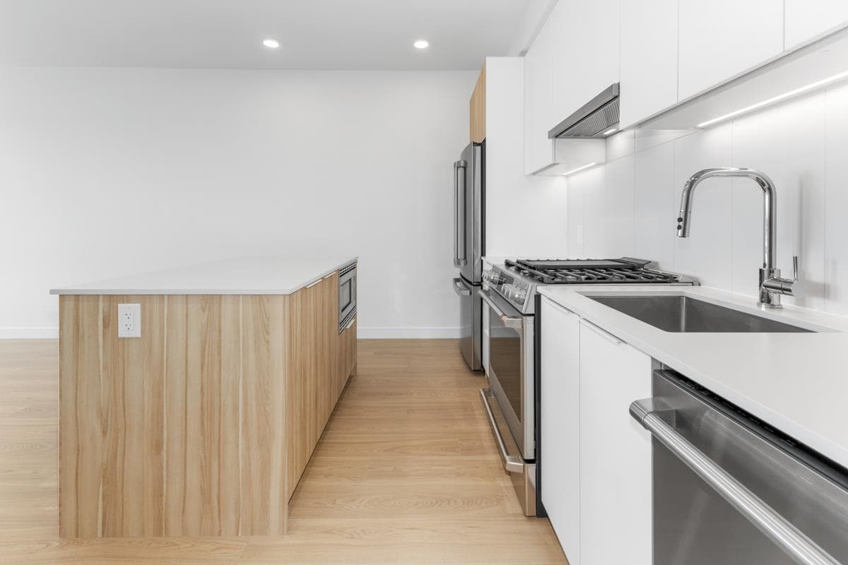 425 - 2450 Garden Drive, Vancouver, V5N 1W8 — photo 2