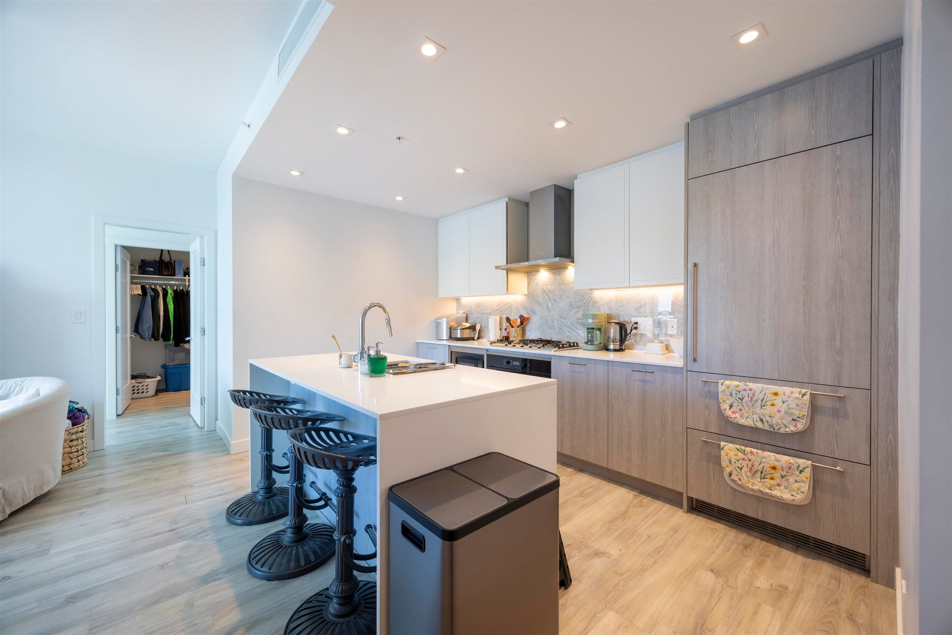 1204 - 2288 Alpha Avenue, Burnaby, V5C 0L9 — photo 2