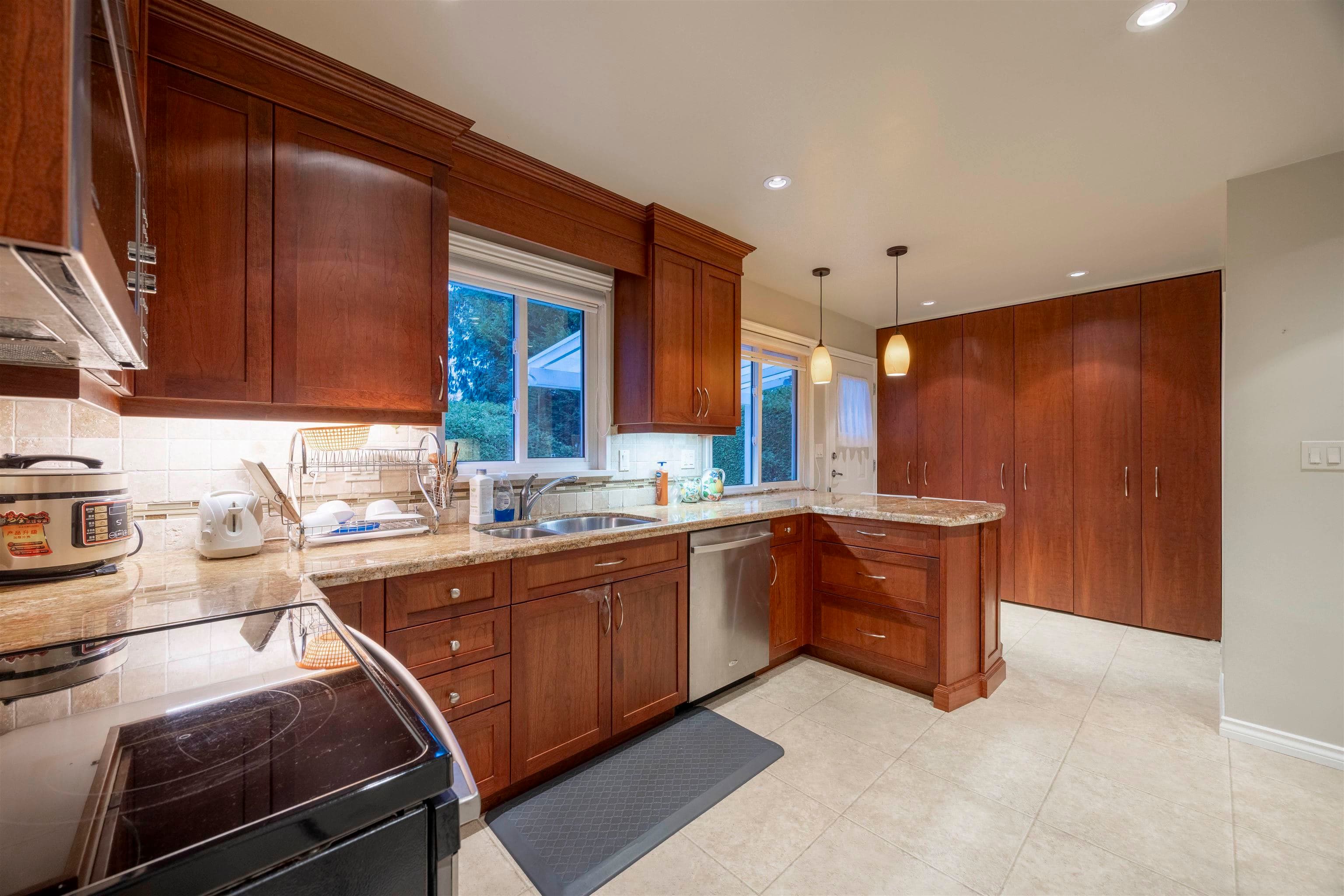 4713 46 Avenue, Delta, V4K 1N2 — photo 3