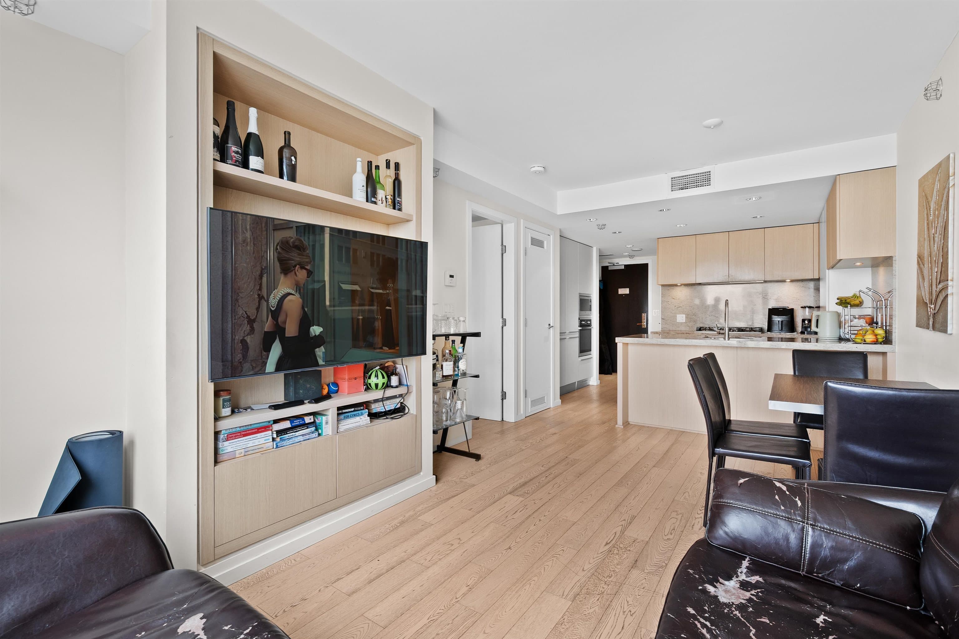 611 - 1351 Continental Street, Vancouver, V6Z 0C6 — photo 4