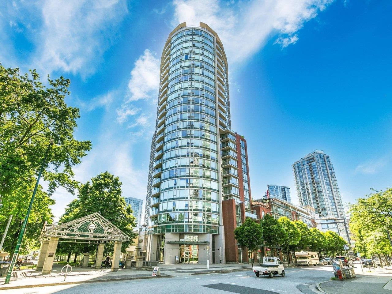 1002 - 58 Keefer Place, Vancouver, V6B 0B8 — photo 2