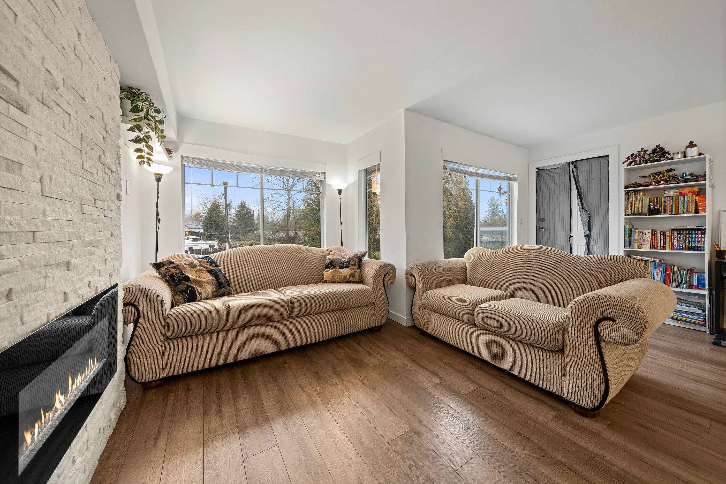 201 - 11671 Fraser Street, Maple Ridge, V2X 6C4 — photo 3