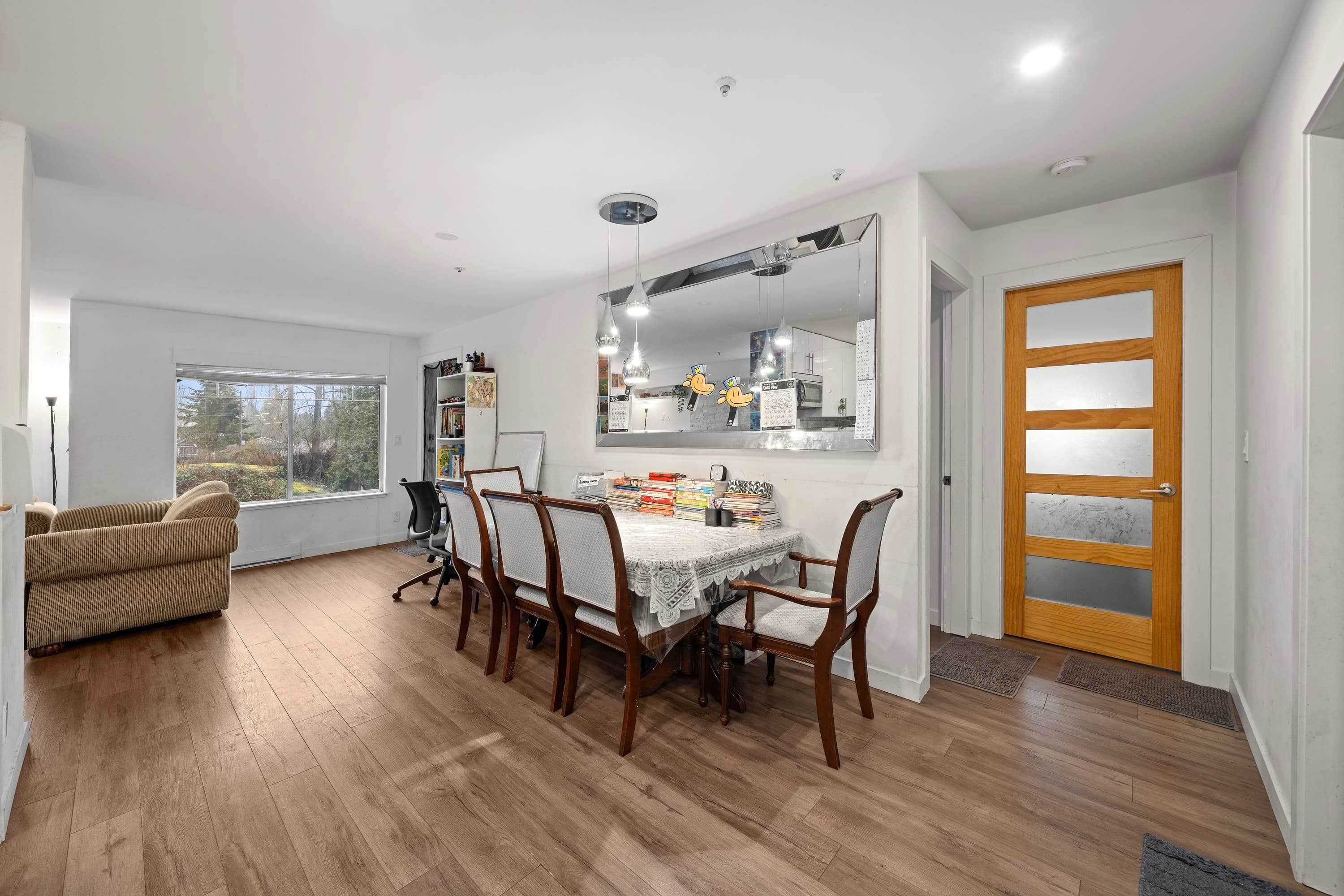 201 - 11671 Fraser Street, Maple Ridge, V2X 6C4 — photo 5