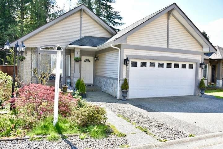 122 Blackberry Drive, Anmore, V3H 5B4 — photo 1