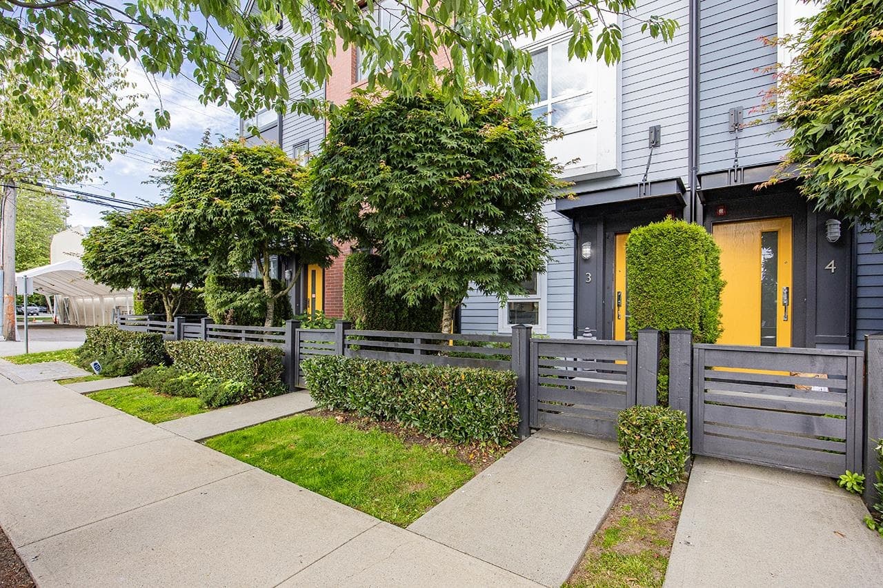 3 - 6868 Burlington Avenue, Burnaby, V5J 0G1 — photo 1