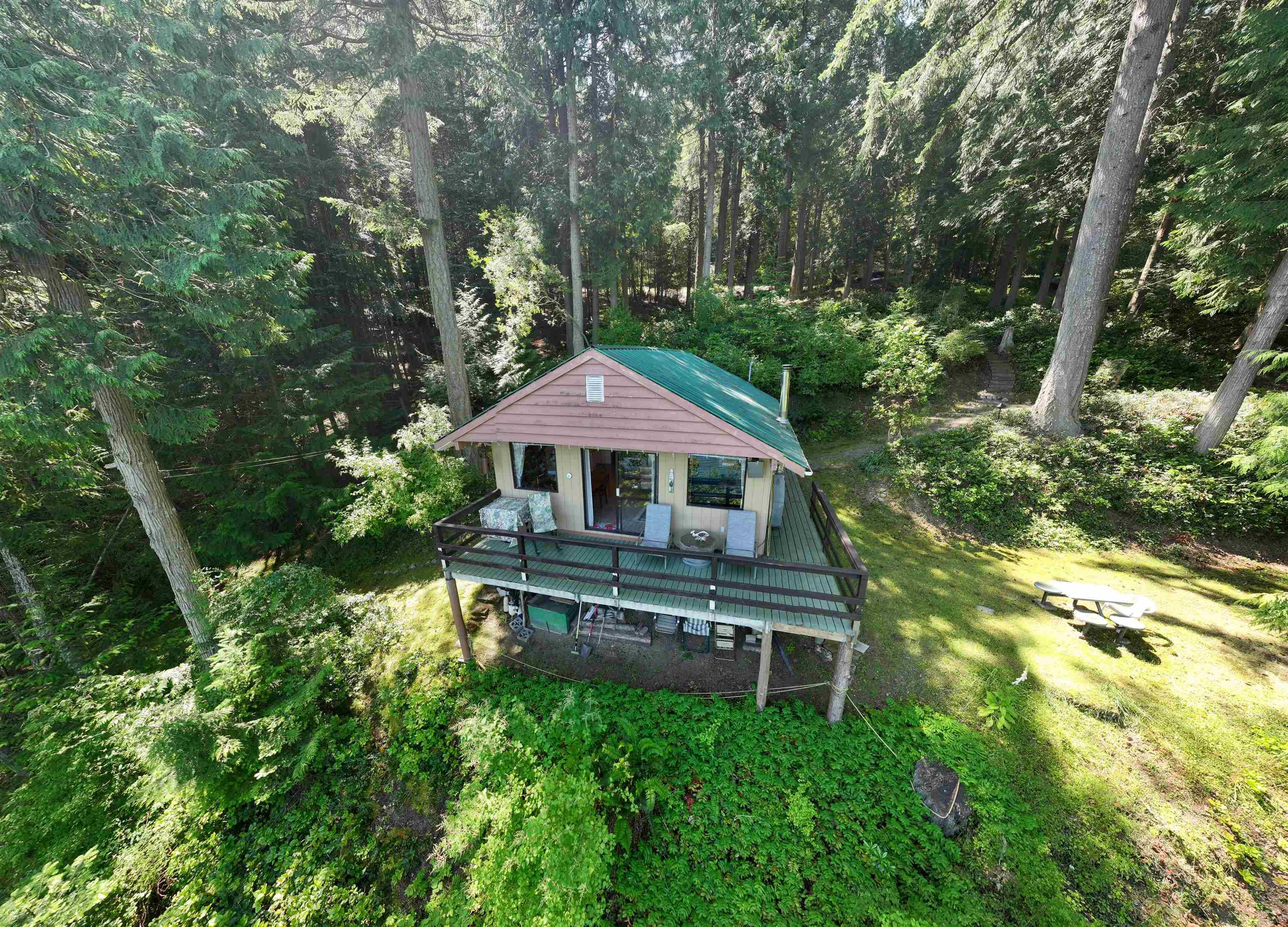 706 Horton Bay Road, Mayne Island, V0N 2J2 — photo 2