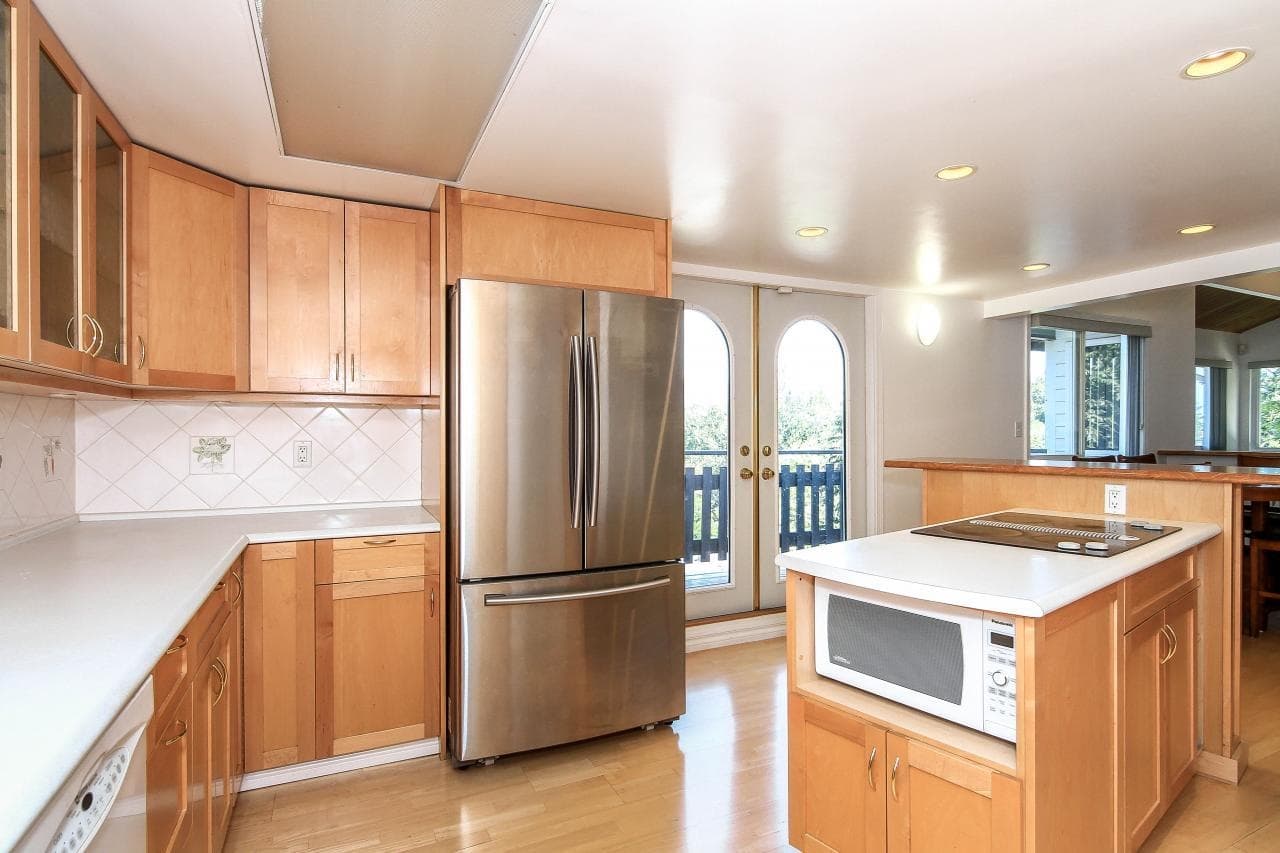 1525 Elinor Crescent, Port Coquitlam, V3C 2Y3 — photo 4