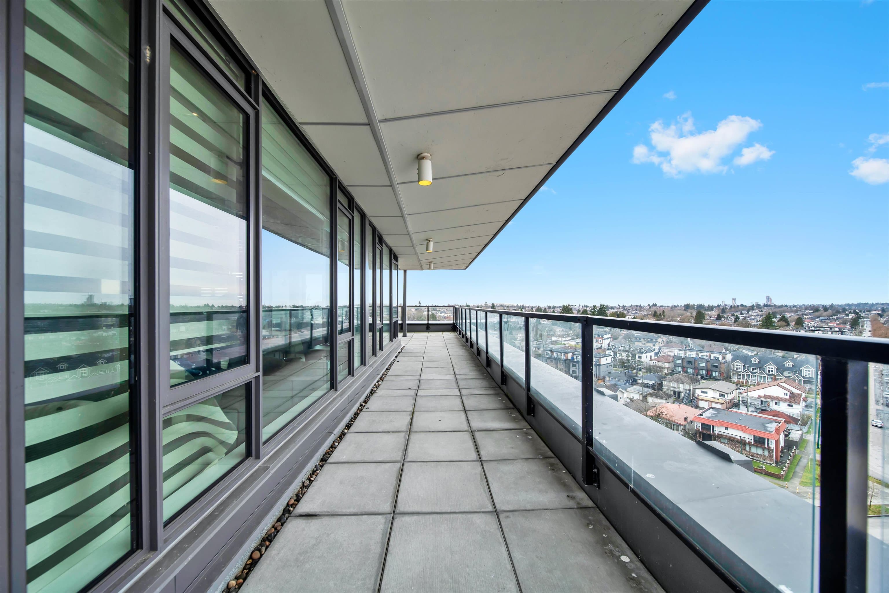 PH2 - 2689 Kingsway, Vancouver, V5R 0C3 — photo 3