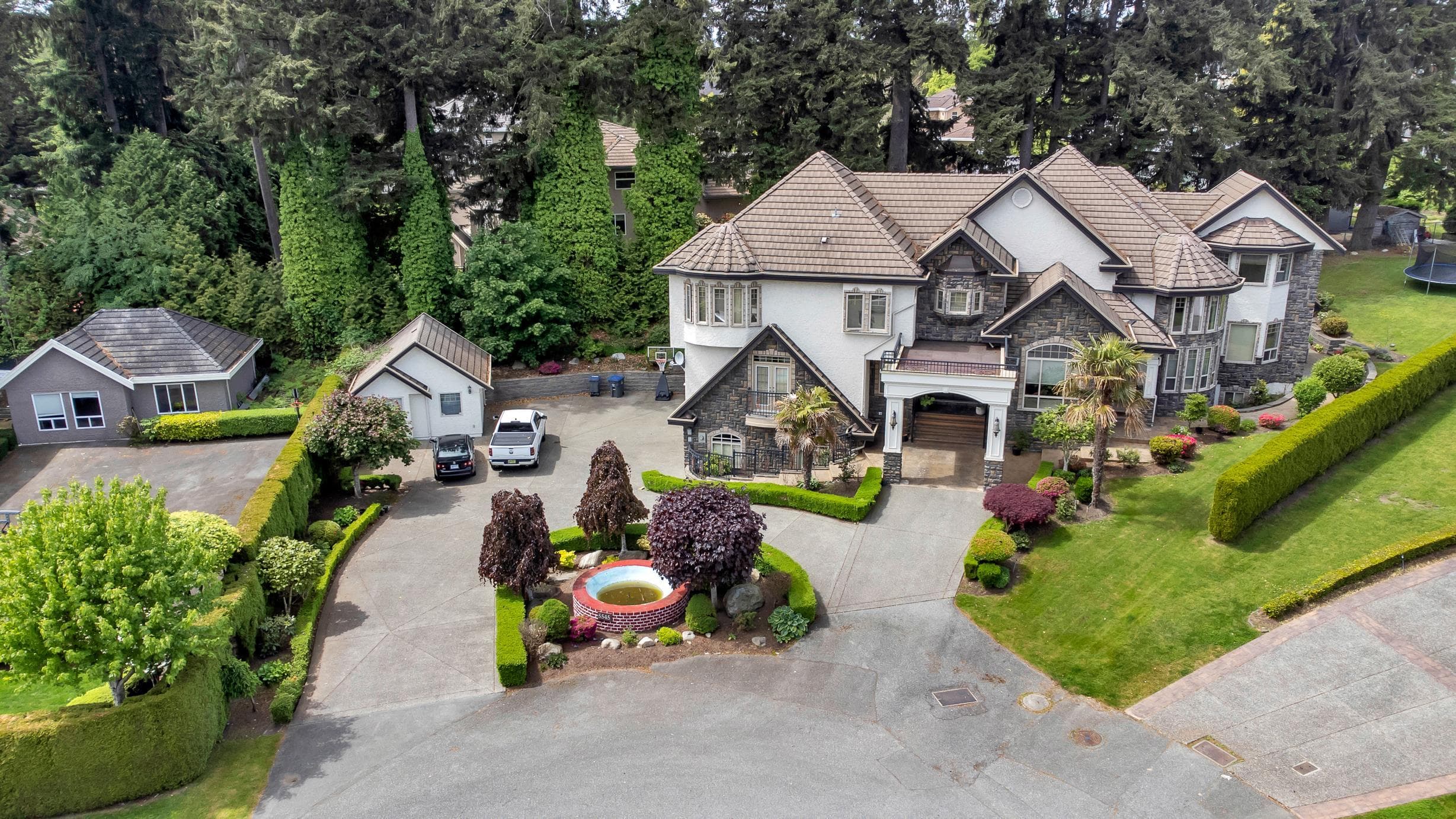 5545 127 Street, Surrey, V3X 3V1 — photo 2
