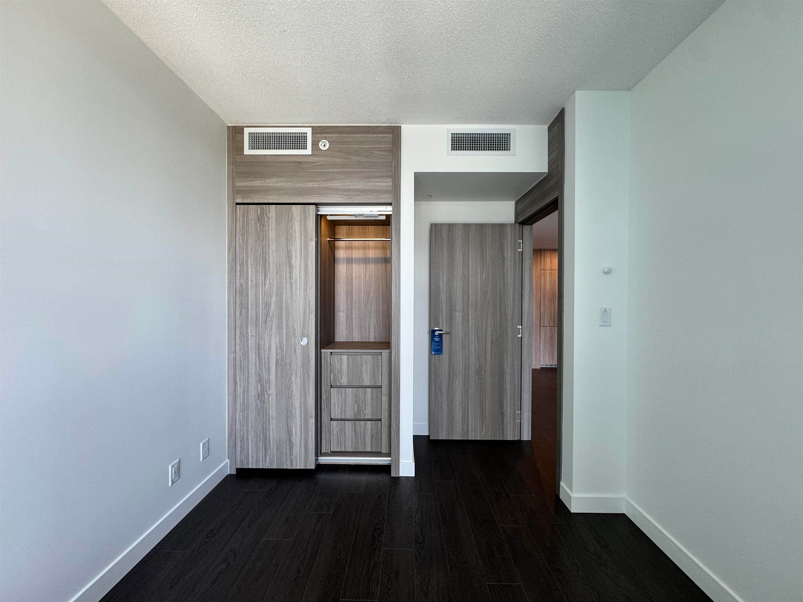 701 - 13768 100 Avenue, Surrey, V3T 0V2 — photo 3