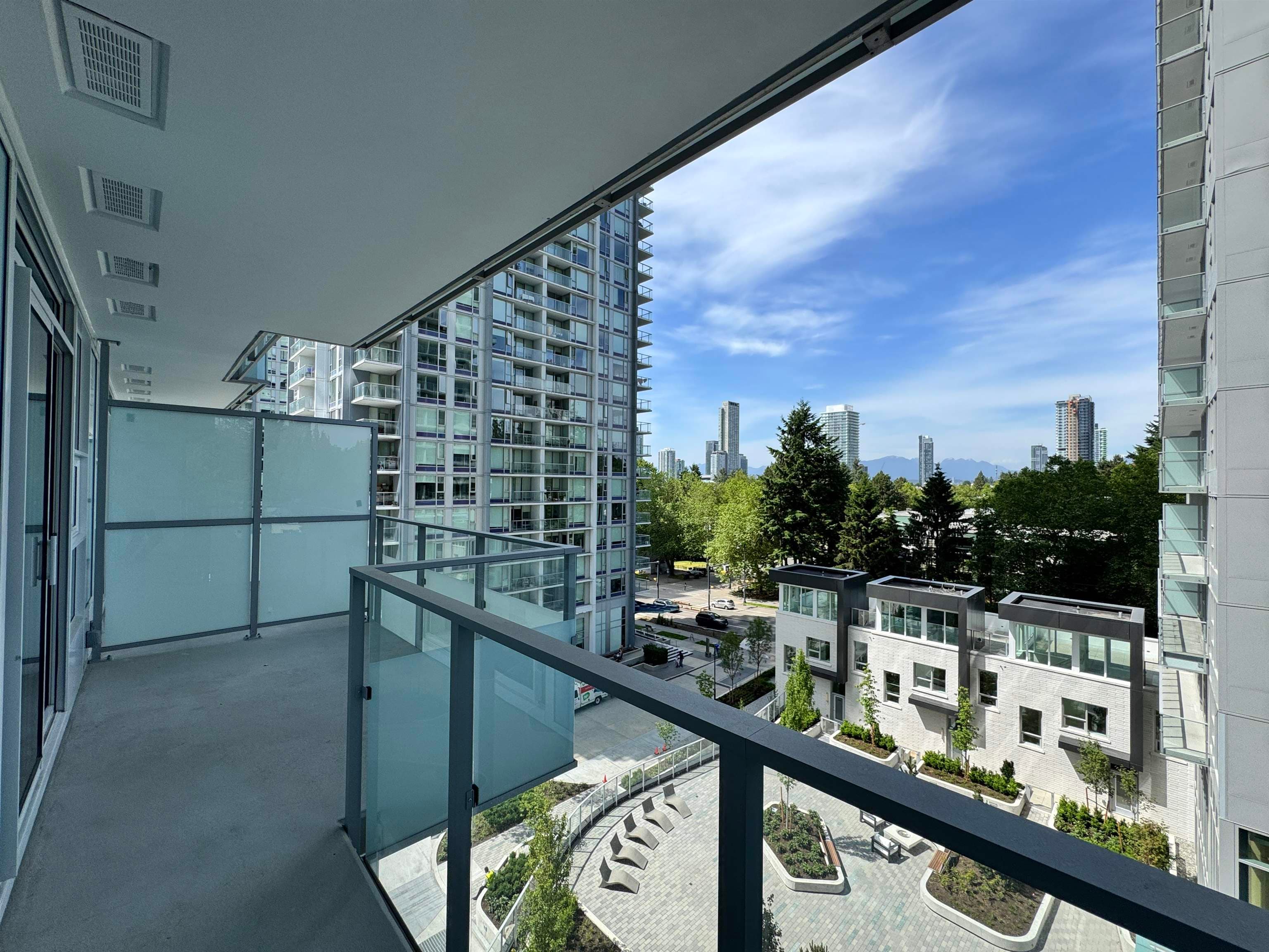 701 - 13768 100 Avenue, Surrey, V3T 0V2 — photo 5