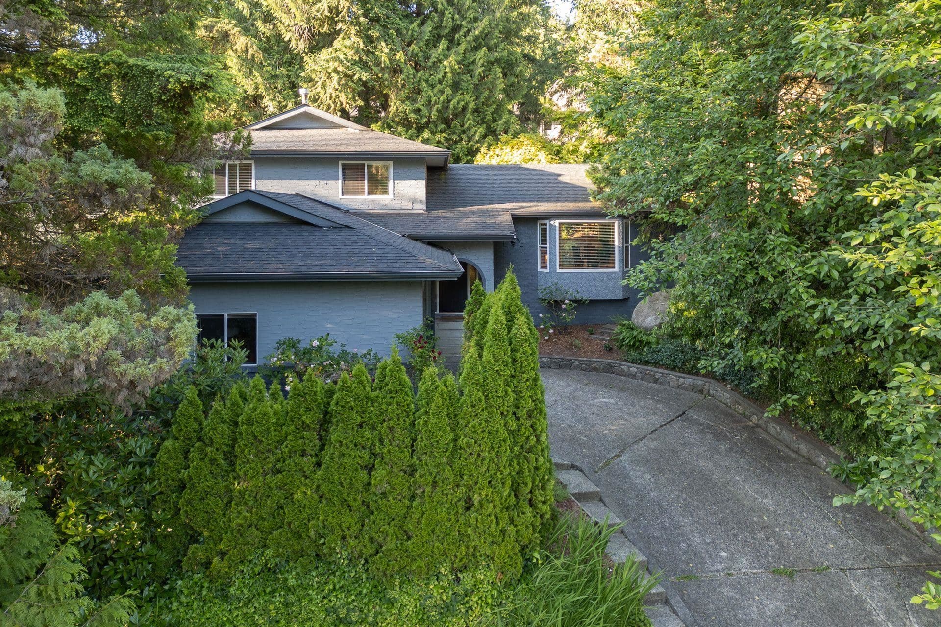 9 Symmes Bay, Port Moody, V3H 3N6 — photo 2
