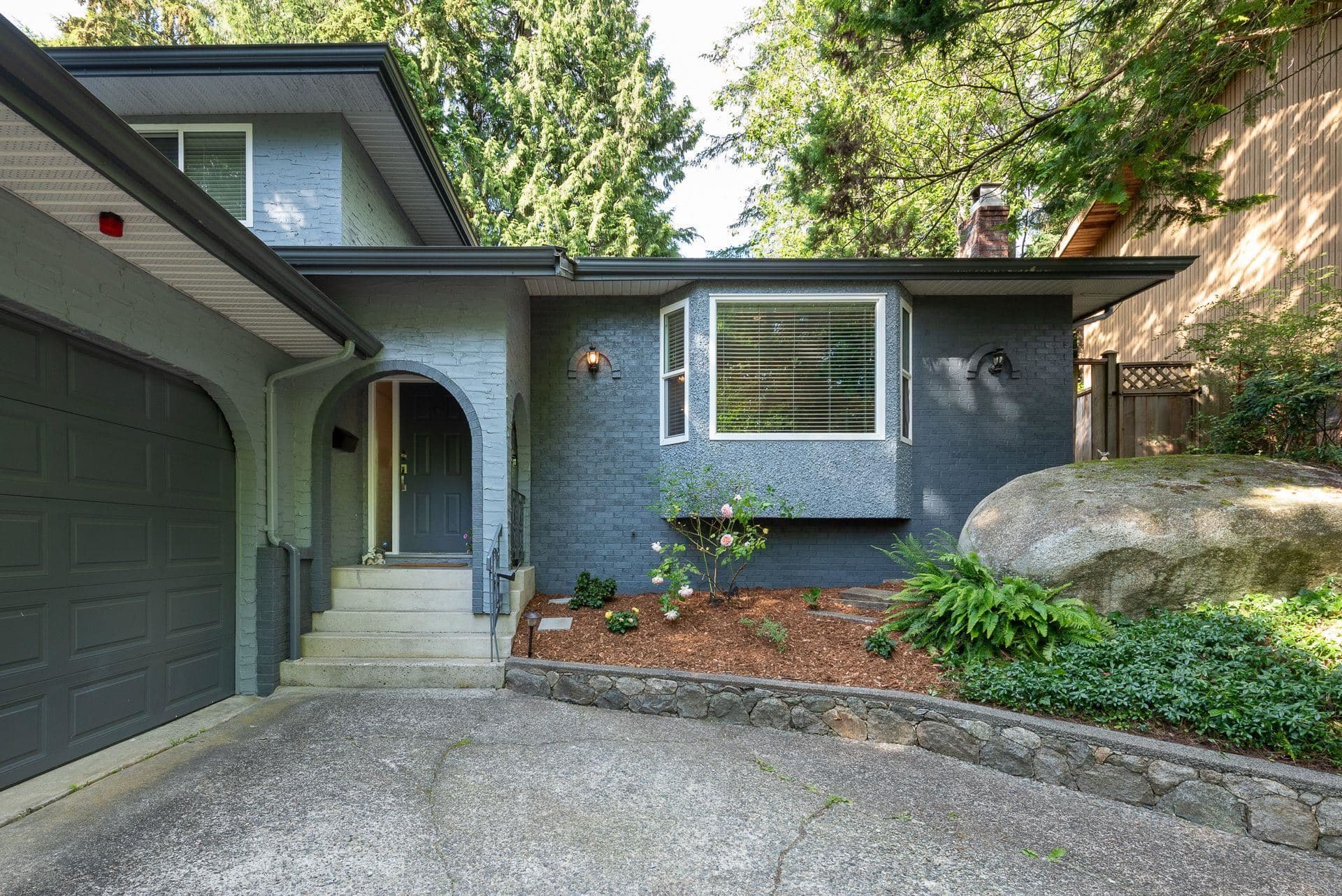 9 Symmes Bay, Port Moody, V3H 3N6 — photo 3