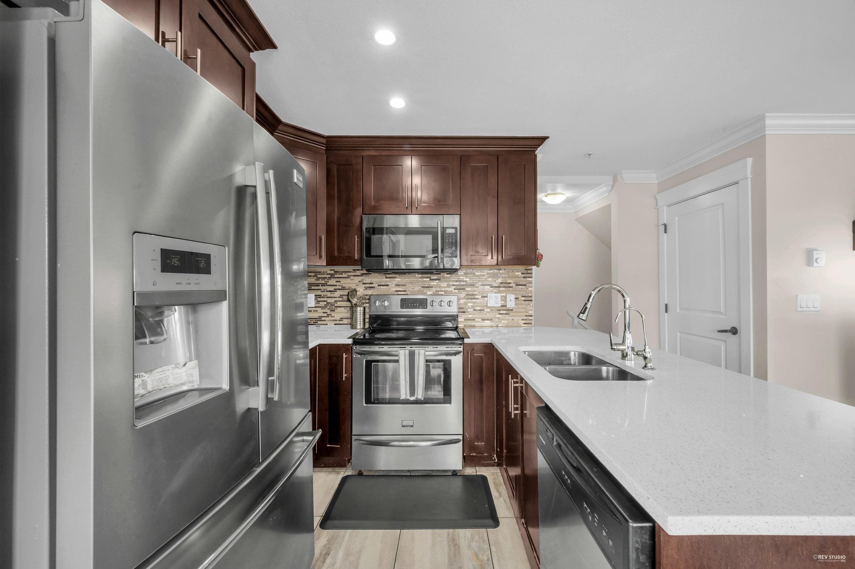 1 - 305 Jardine Street, New Westminster, V3M 5M6 — photo 3