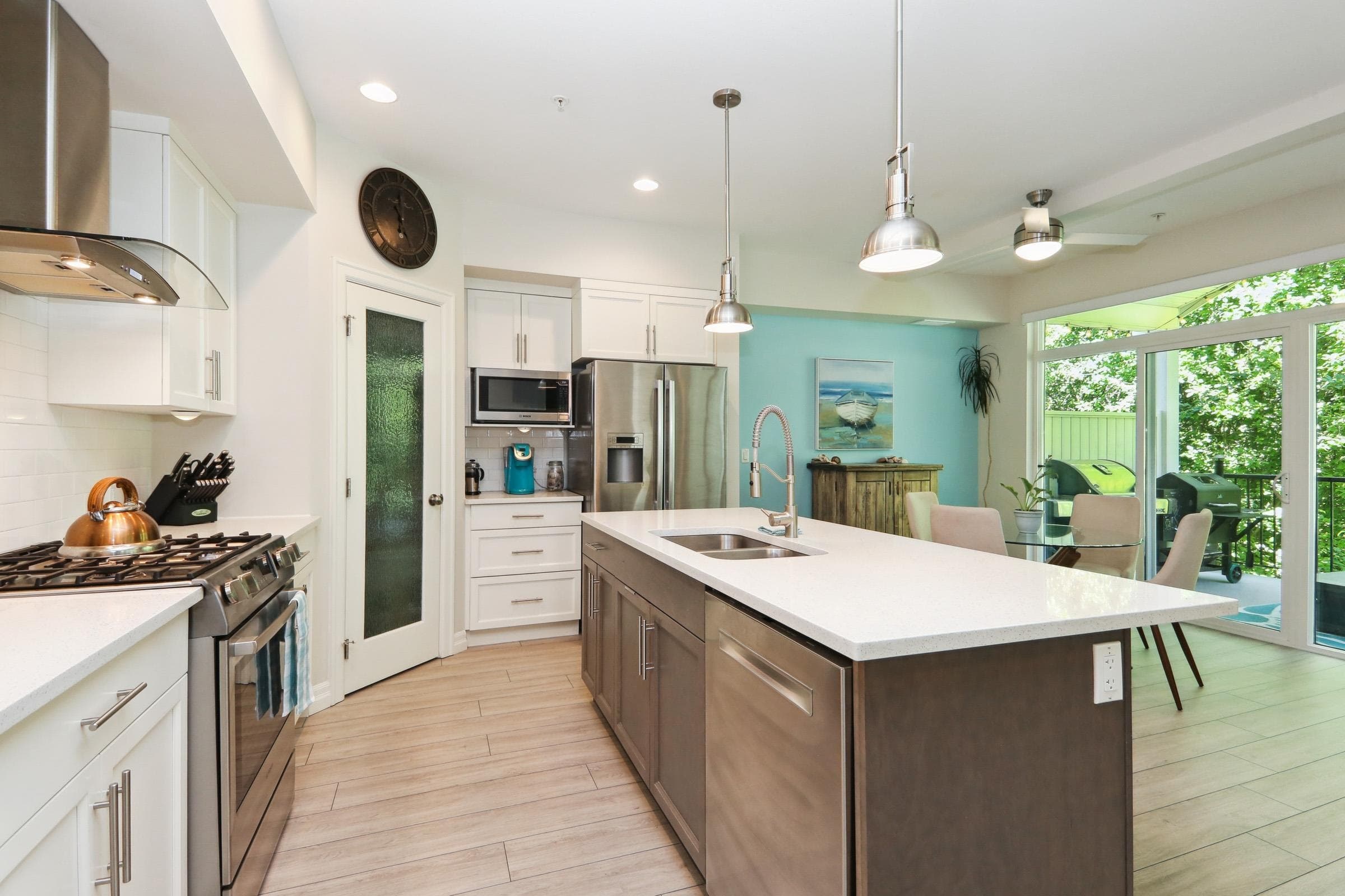 B - 46981 Russell Road, Chilliwack, V2R 4V7 — photo 4