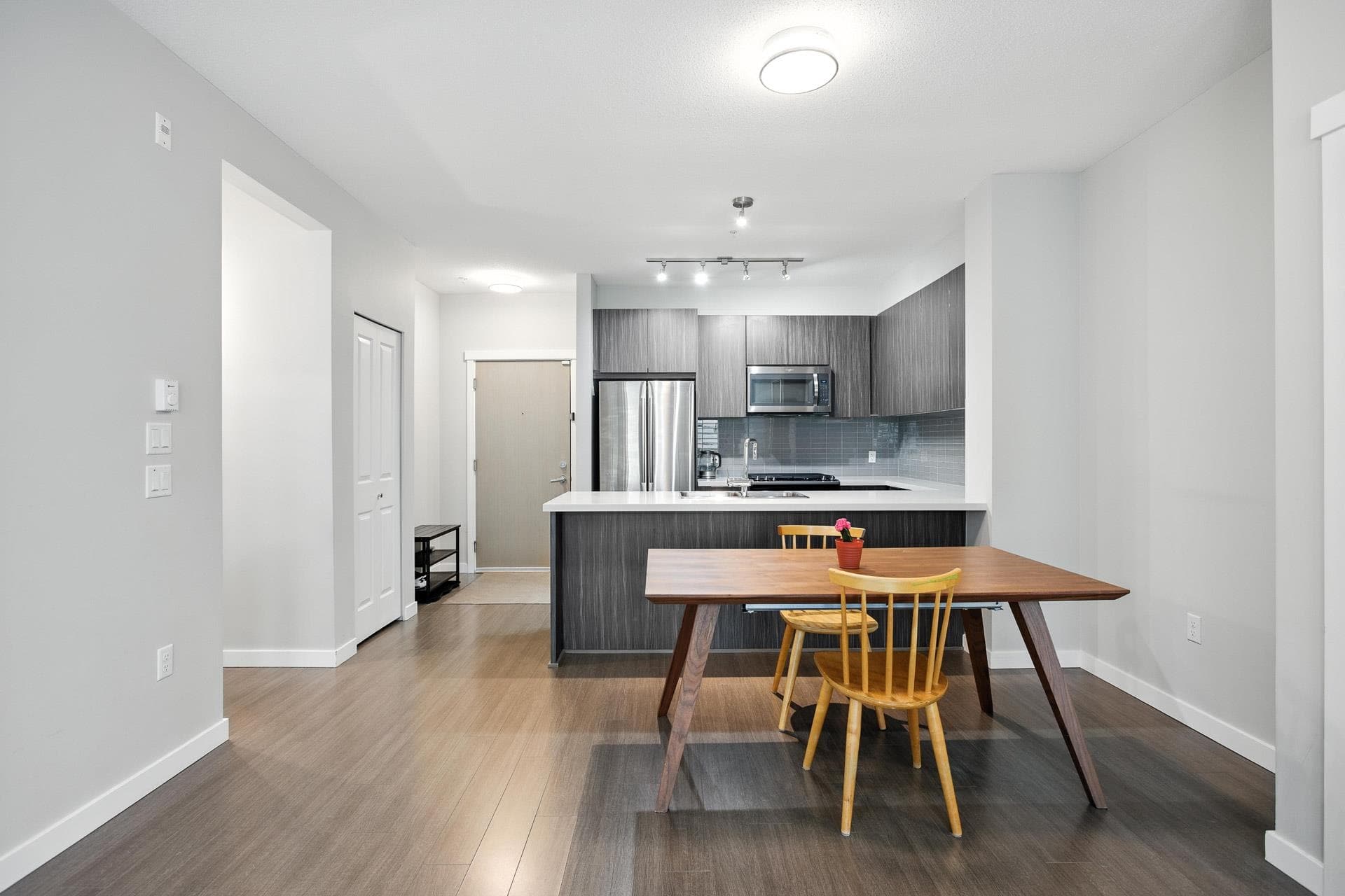 104 - 607 Cottonwood Avenue, Coquitlam, V3J 0H1 — photo 5