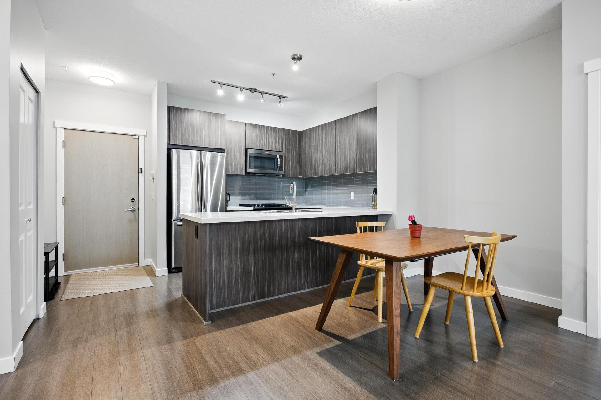 104 - 607 Cottonwood Avenue, Coquitlam, V3J 0H1 — photo 4