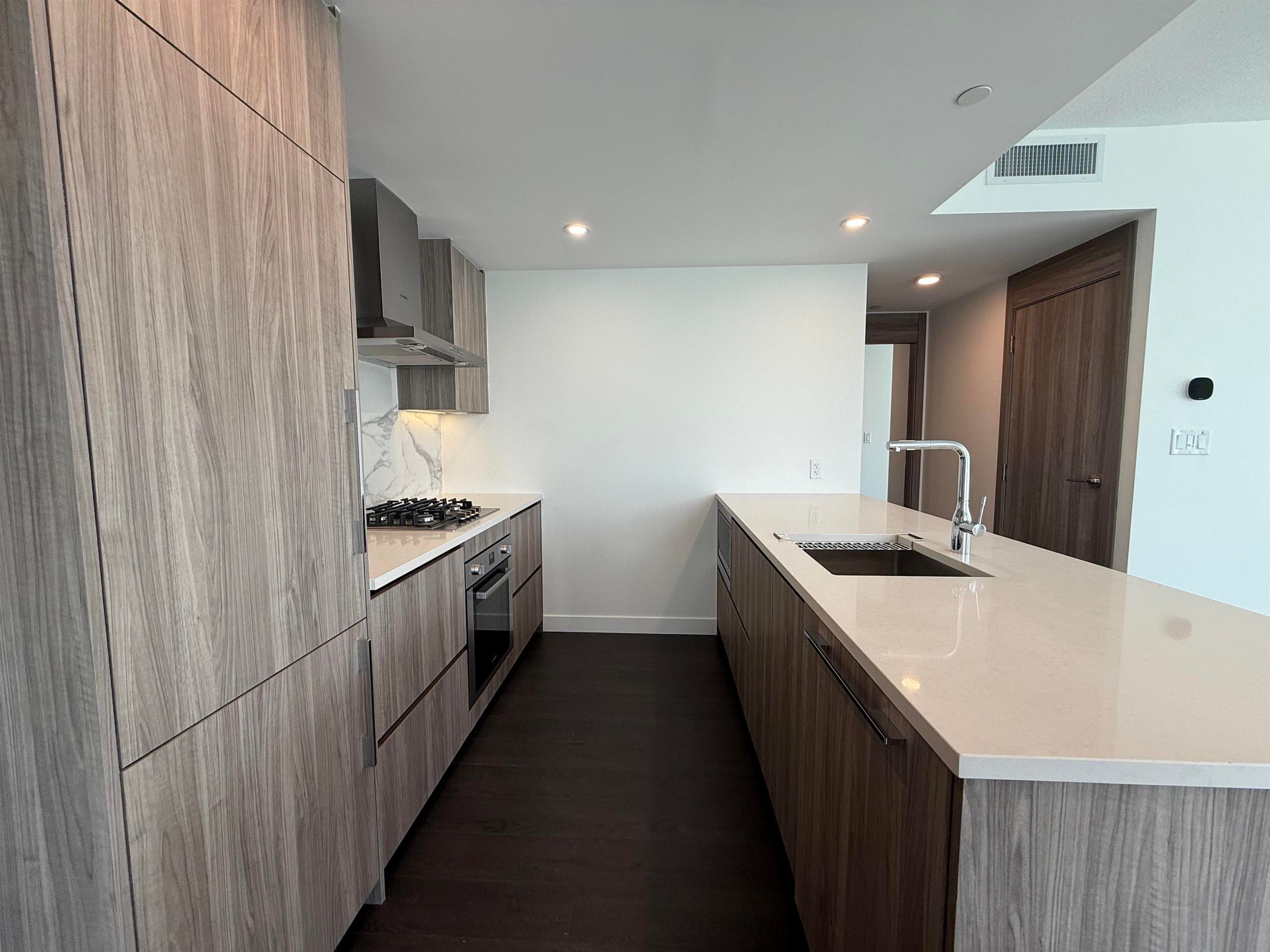 807 - 13768 100 Avenue, Surrey, V3T 0V2 — photo 5