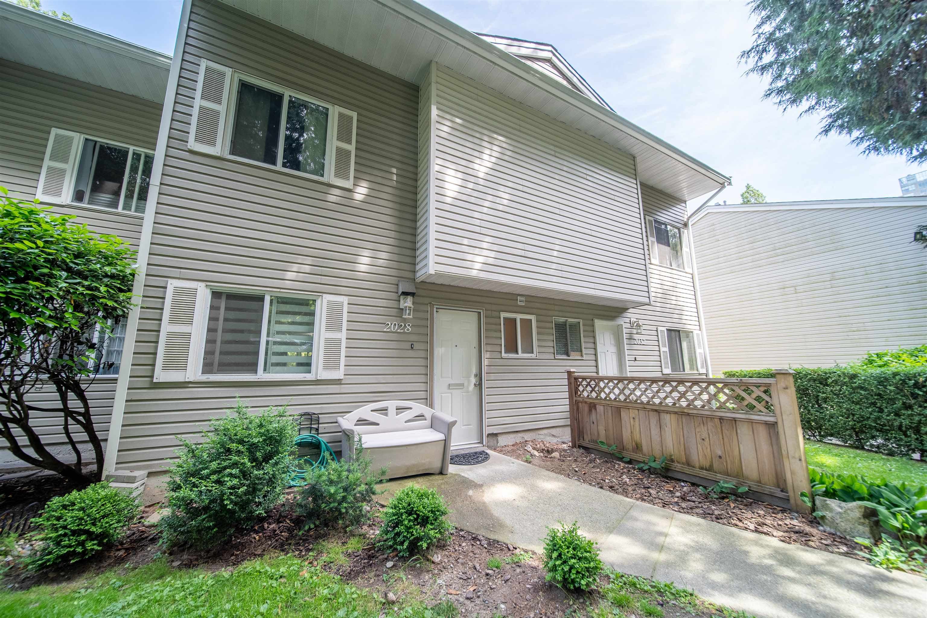 2028 Springer Avenue, Burnaby, V5B 3M5 — photo 4